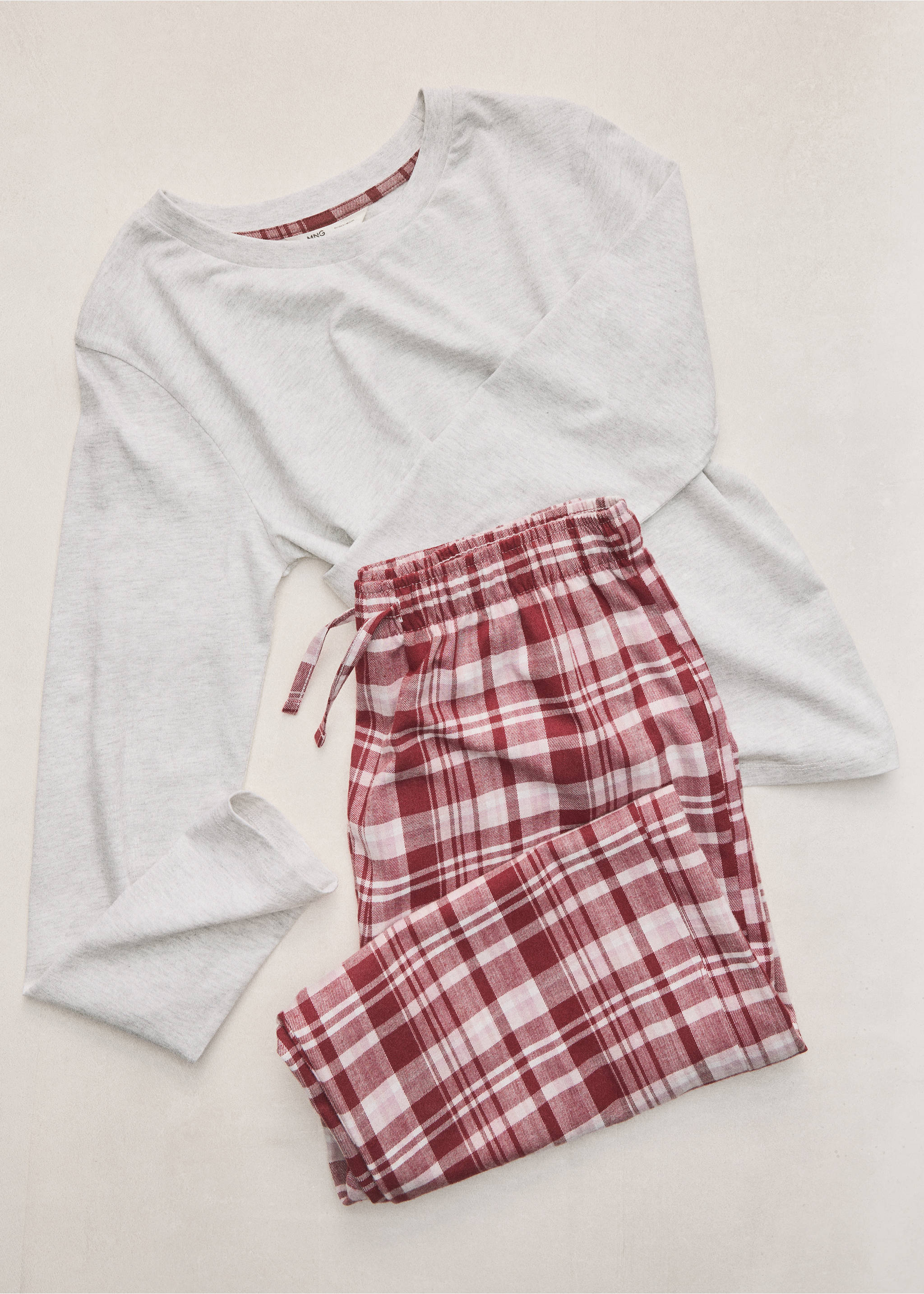 Grey long-sleeved pyjama set with red plaid trousers., Pink. Ref: 37058282-00.