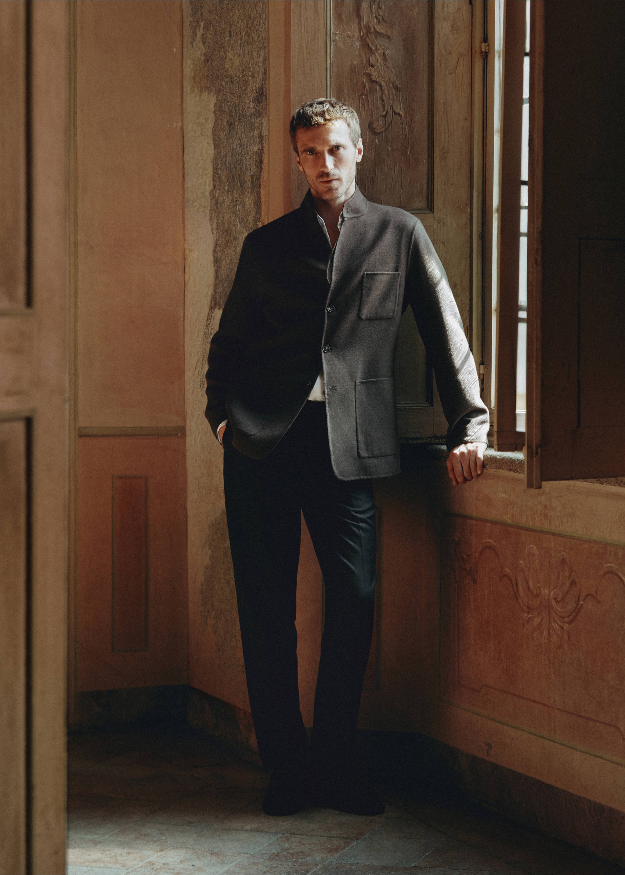 Pantalon laine vierge slim-fit - Détail de l'article 5, Marron. Ref: 37058630-00.