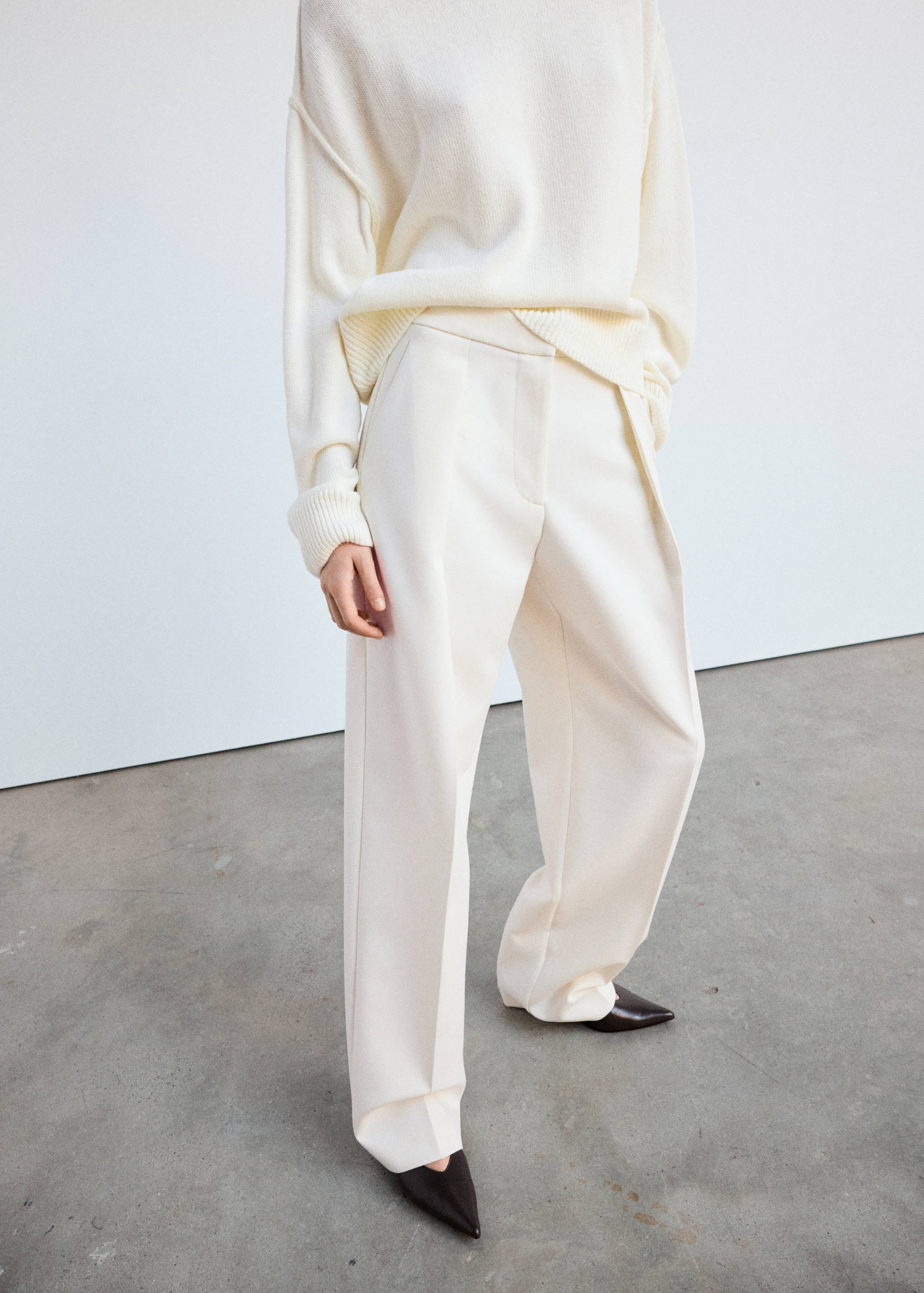 Pantalon droit pinces - Plan moyen
