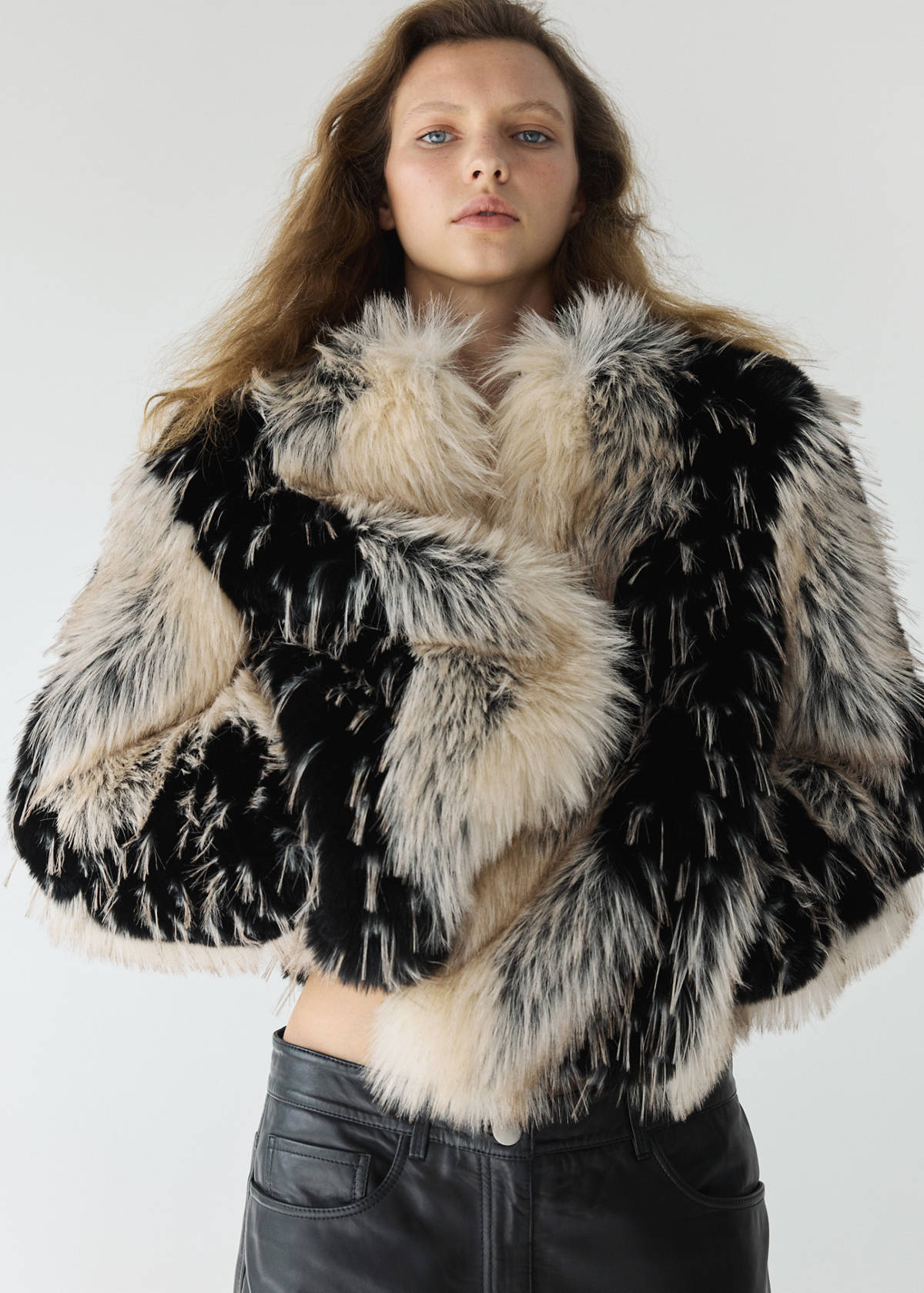 Two-tone faux fur jacket — Black