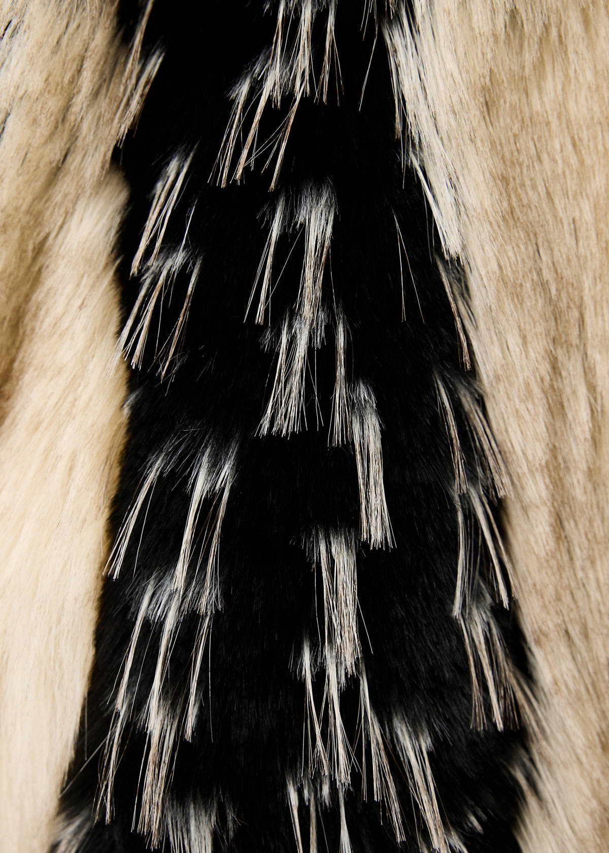 Two-tone faux fur jacket — Black