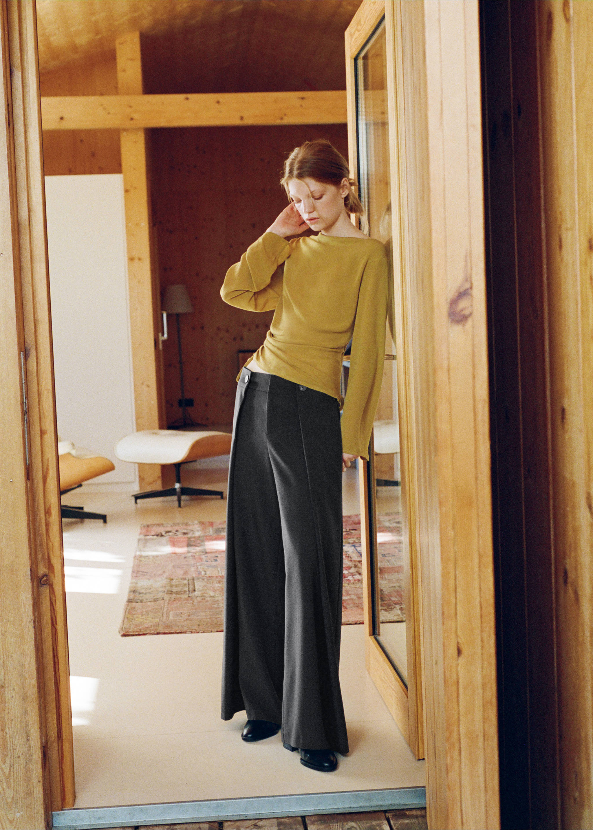 Dark grey high-waist wide-leg trousers worn with a mustard top, Grey. Ref: 37059117-00.