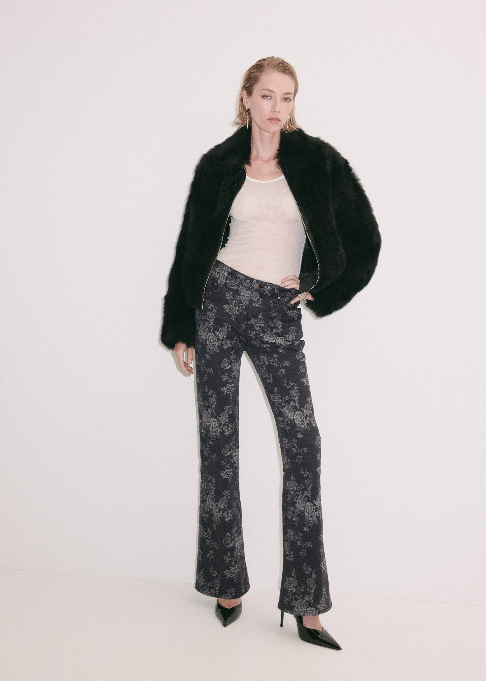 Black floral print denim trousers with a straight fit., Denim Grey. Ref: 37059134-00.