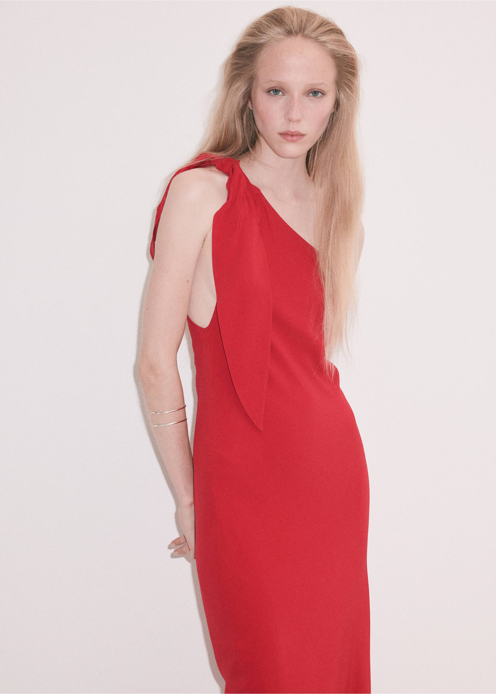 Red one-shoulder midi dress with a decorative shoulder tie., Red. Ref: 37059138-00.