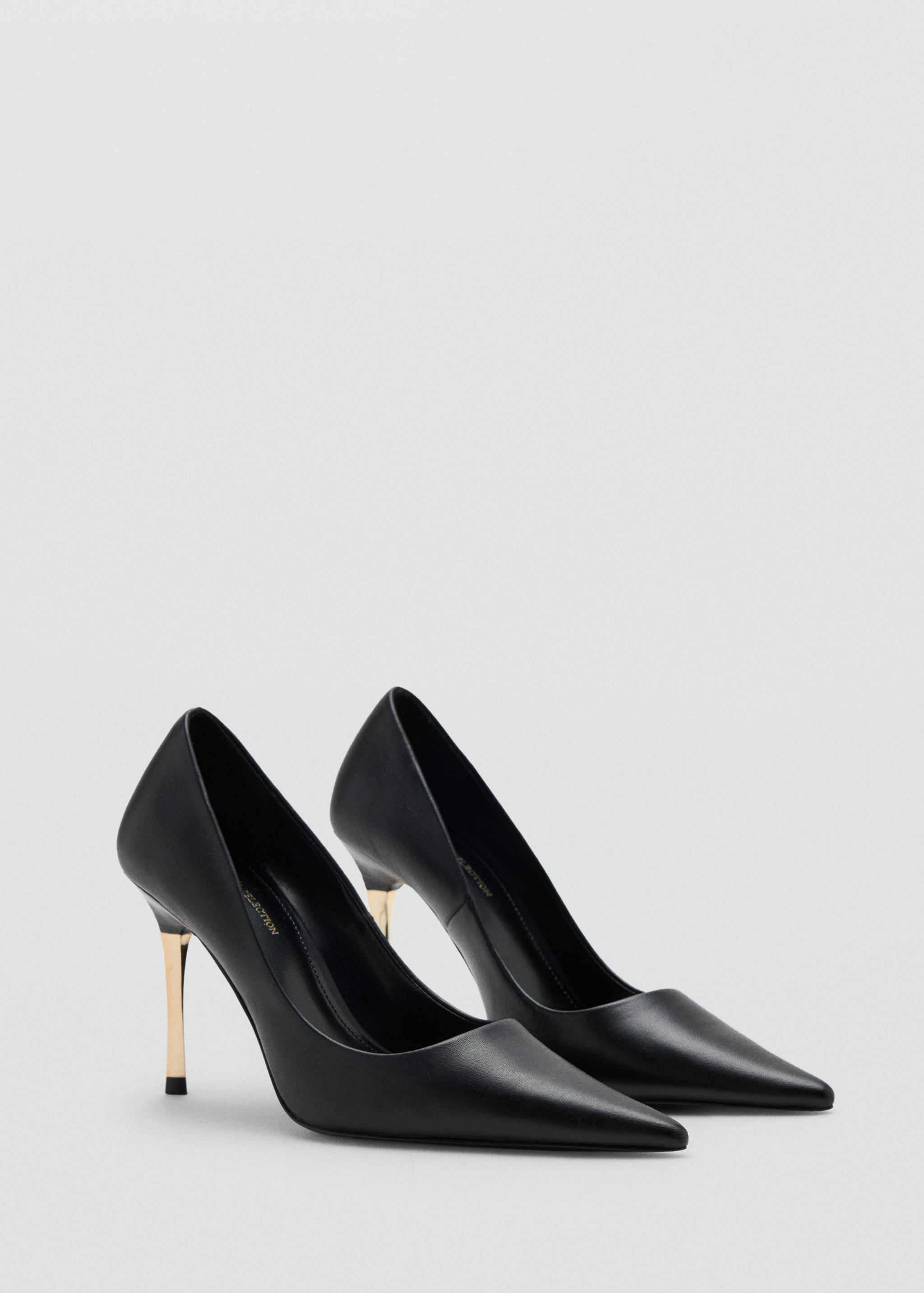 SHOES NIGHT1 - Plan moyen