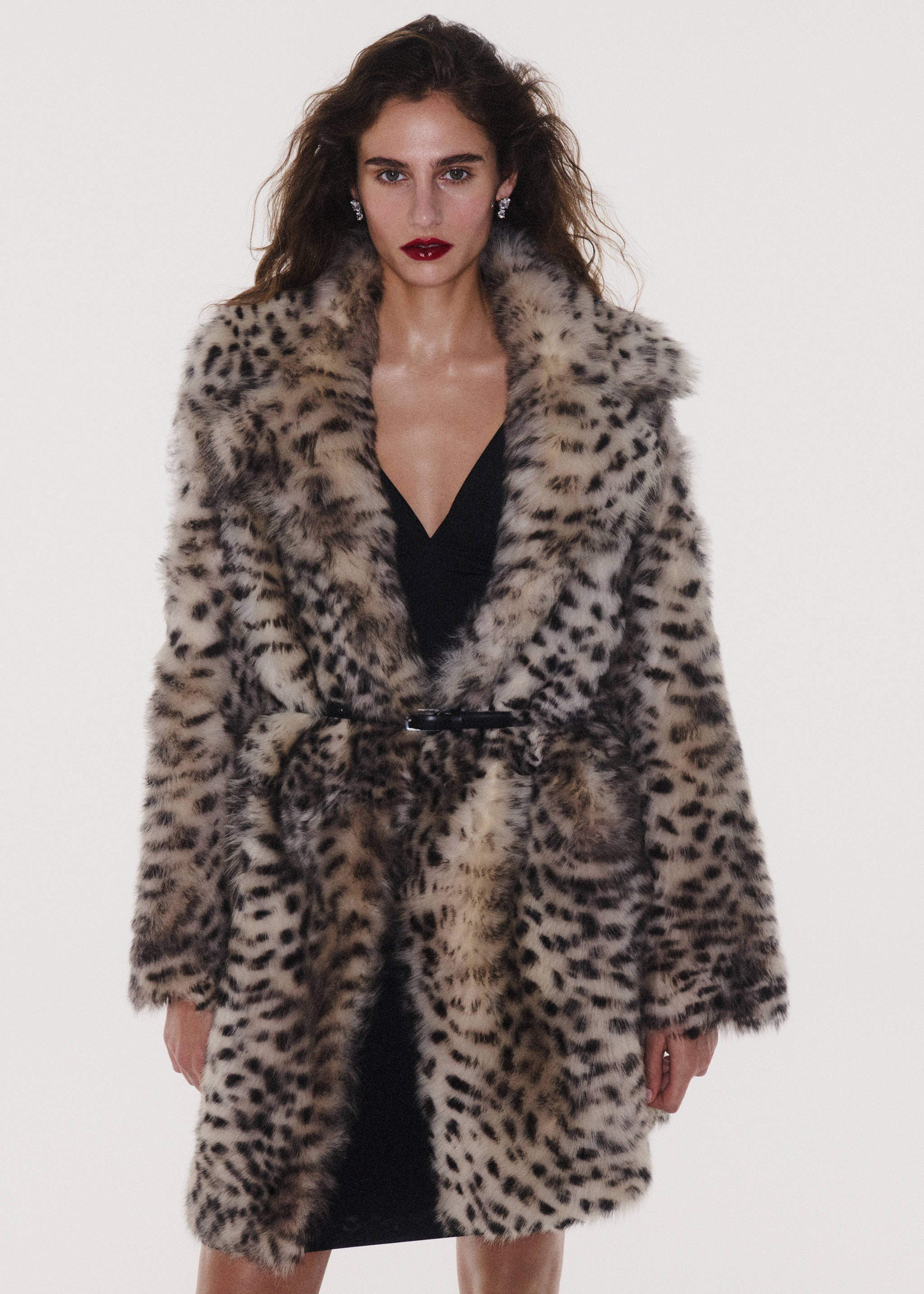 Beige and black animal print faux-fur coat with a wide lapel collar., Ivory White. Ref: 37059142-00.