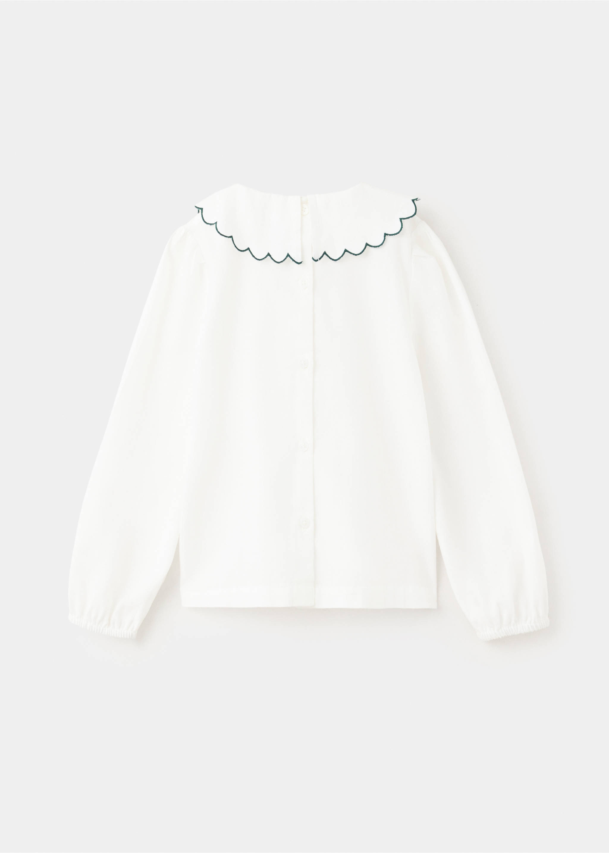 Blusa blanca de niña con cuello festoneado, vista de espaldas, Blanco roto. Ref: 37059218-00.