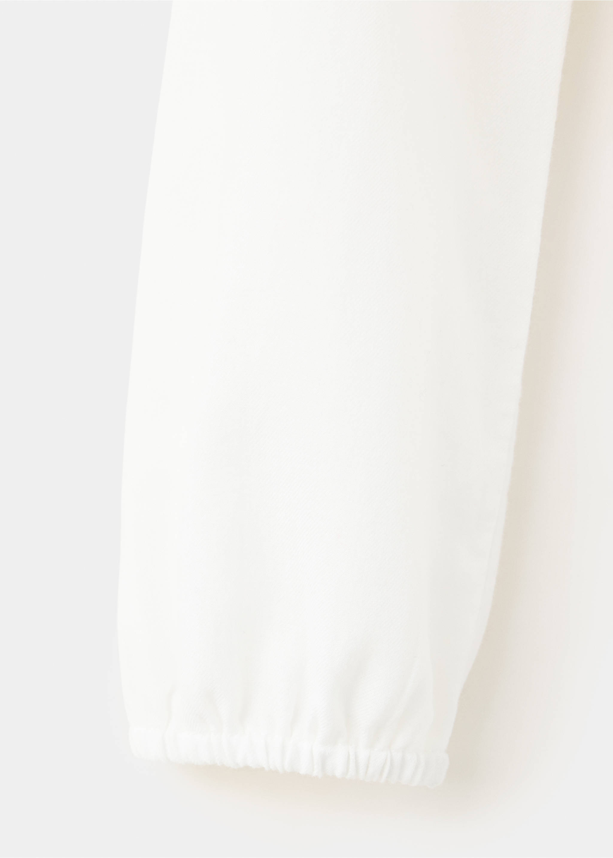 Blusa blanca con detalle de tejido y manga., Blanco roto. Ref: 37059218-00.