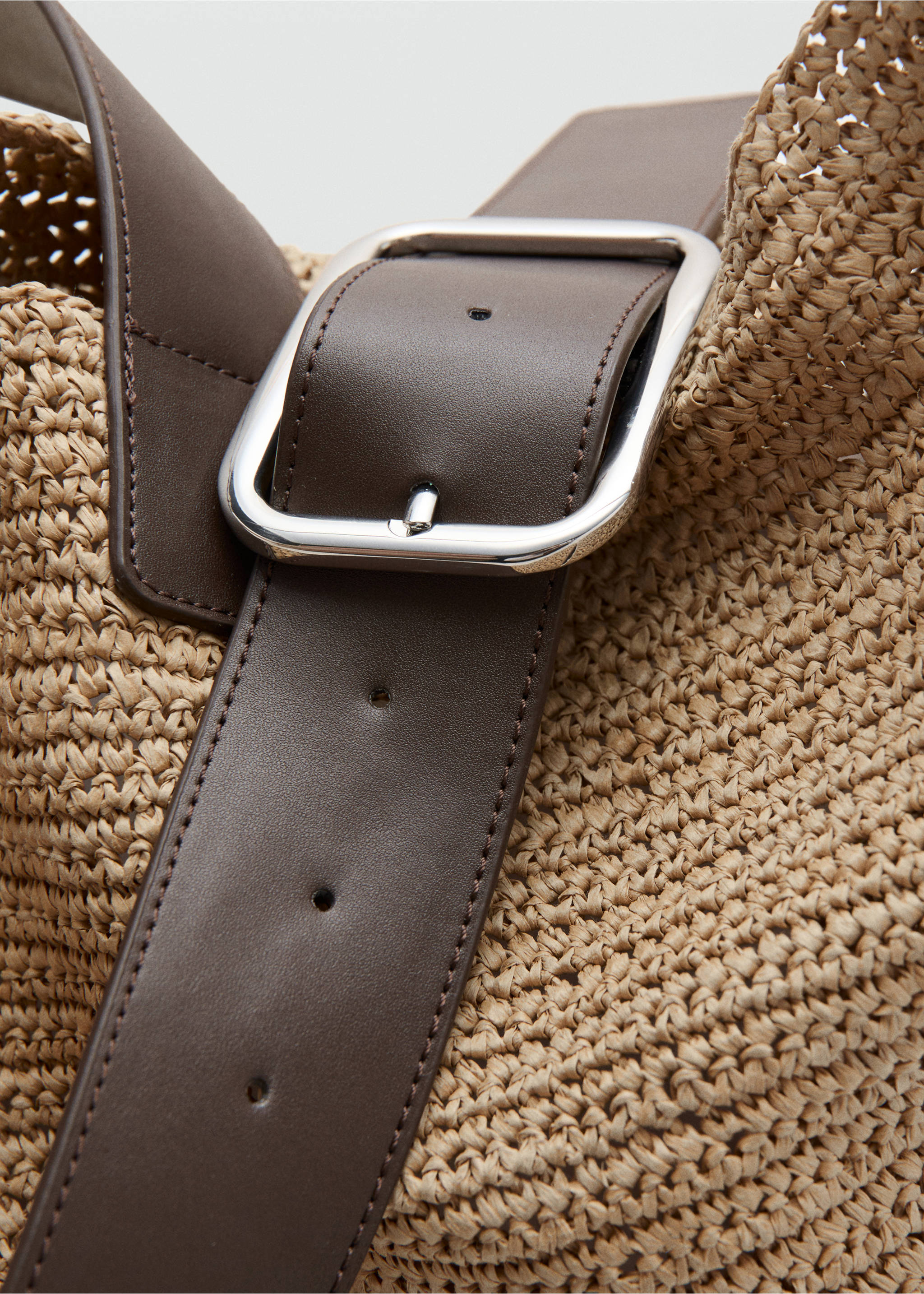 Natural fibre shopper bag with buckle detail - Details of the article 1, Beige. Ref: 37061326-00.