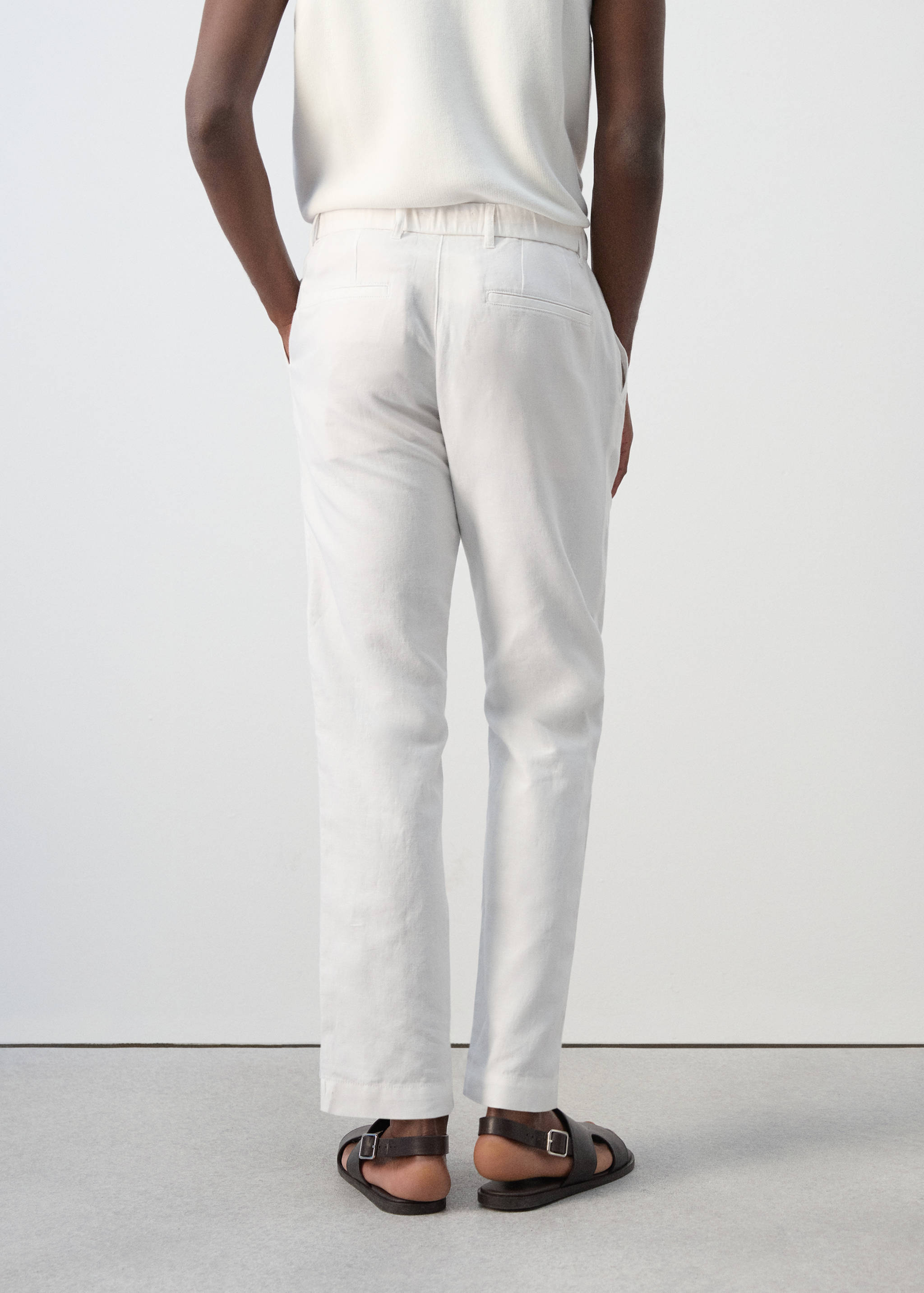 Pantalon en lin et coton coupe slim cropped - Verso de l’article