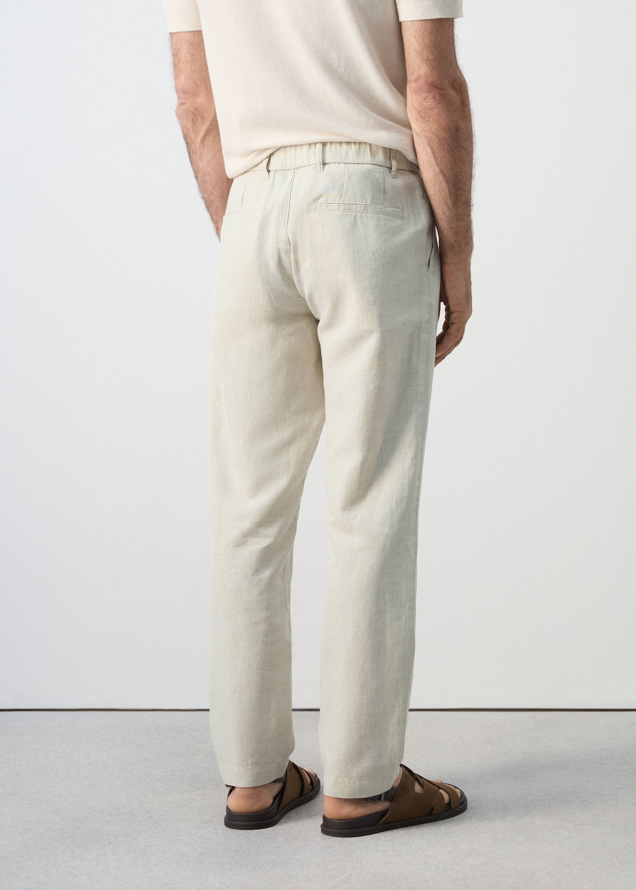 Calças slim fit cropped de linho e algodão - Verso do artigo