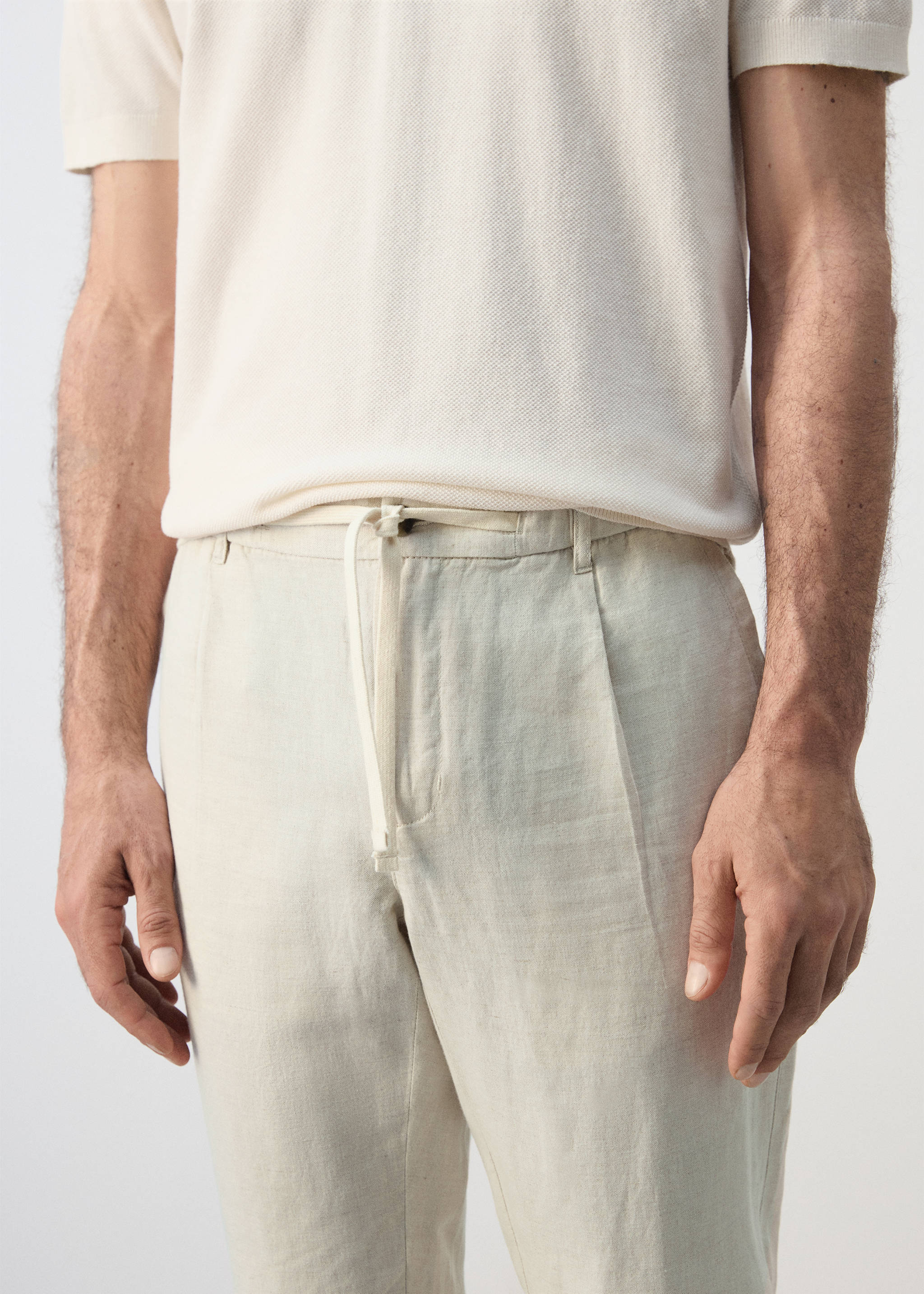 Calças slim fit cropped de linho e algodão - Pormenor do artigo 1
