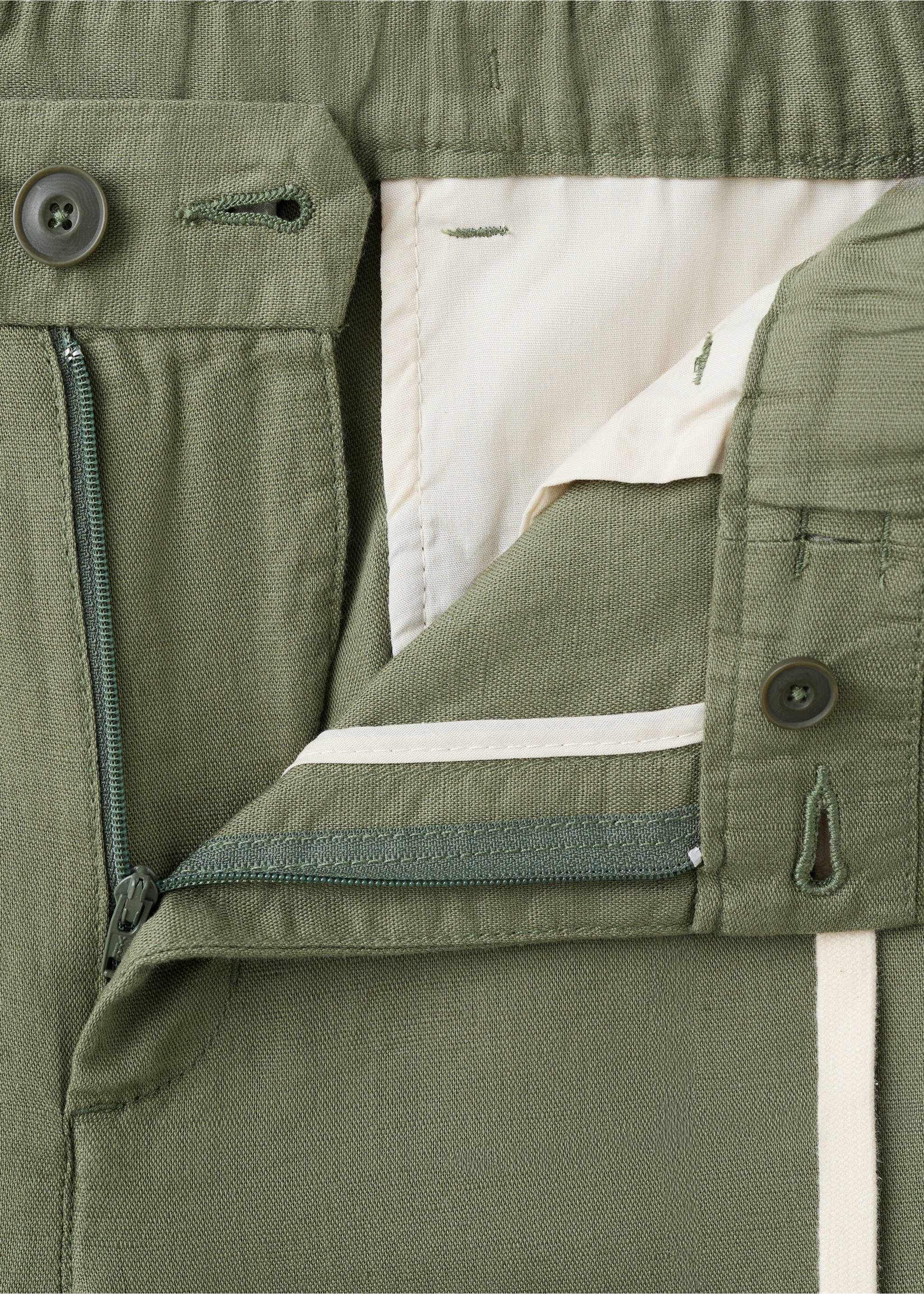Pantalon en lin et coton coupe slim cropped - Détail de l'article 0, Vert forêt. Ref: 37061331-00.