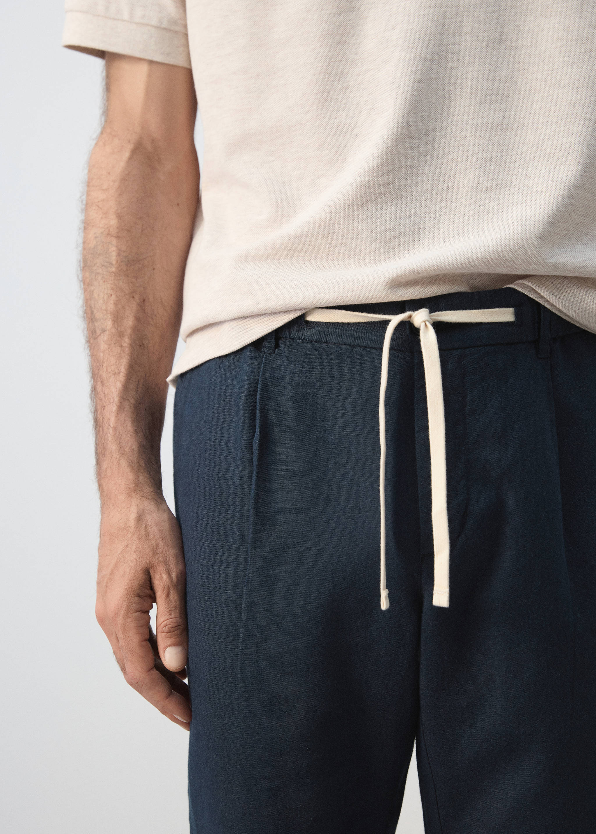 Pantalon en lin et coton coupe slim cropped - Détail de l'article 1
