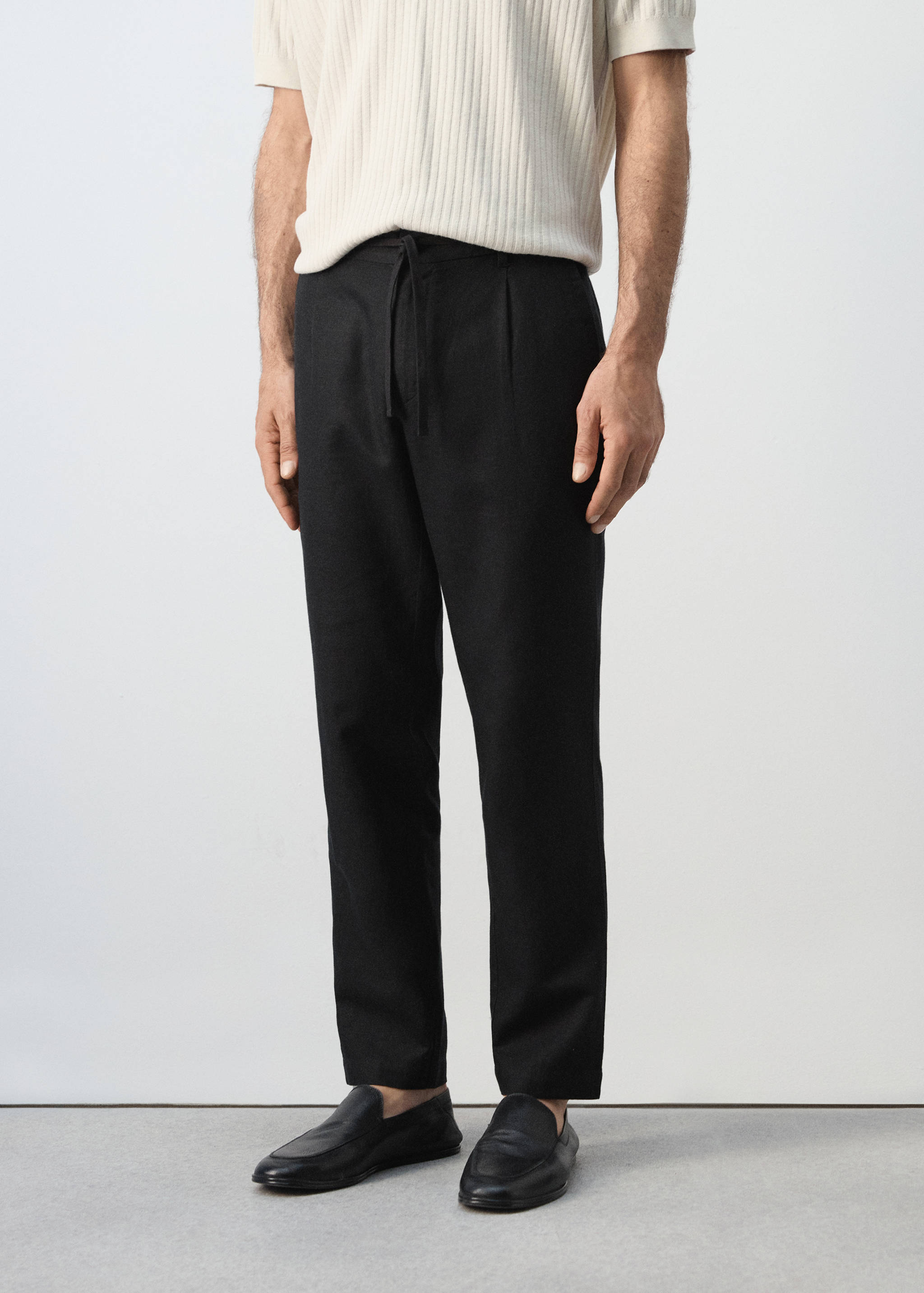 Pantalon en lin et coton coupe slim cropped - Plan moyen