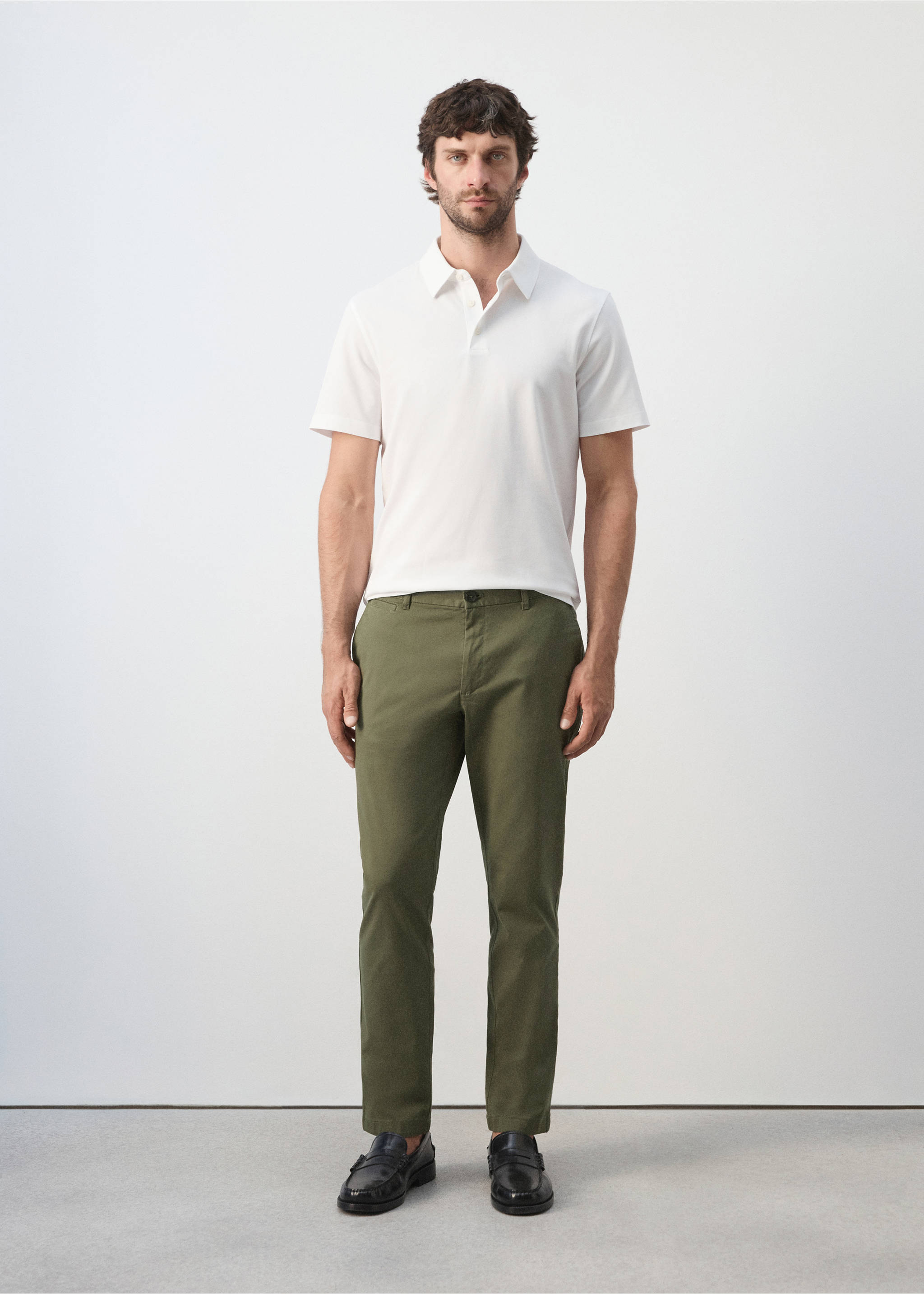 Pantalón Prato chino cropped tappered - Plano general, Khaki. Ref: 37061332-00.