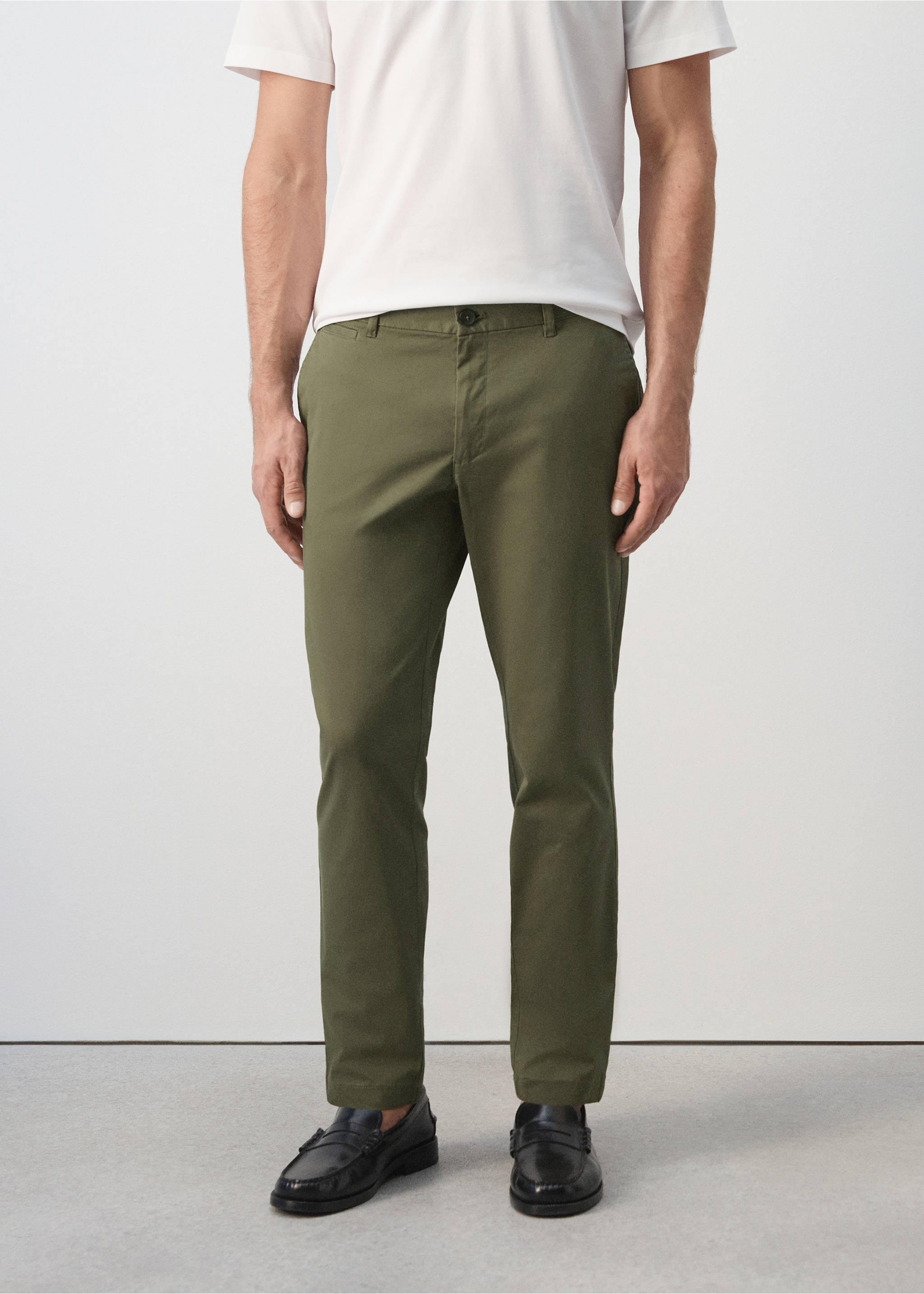Pantalón Prato chino cropped tappered - Plano medio, Khaki. Ref: 37061332-00.
