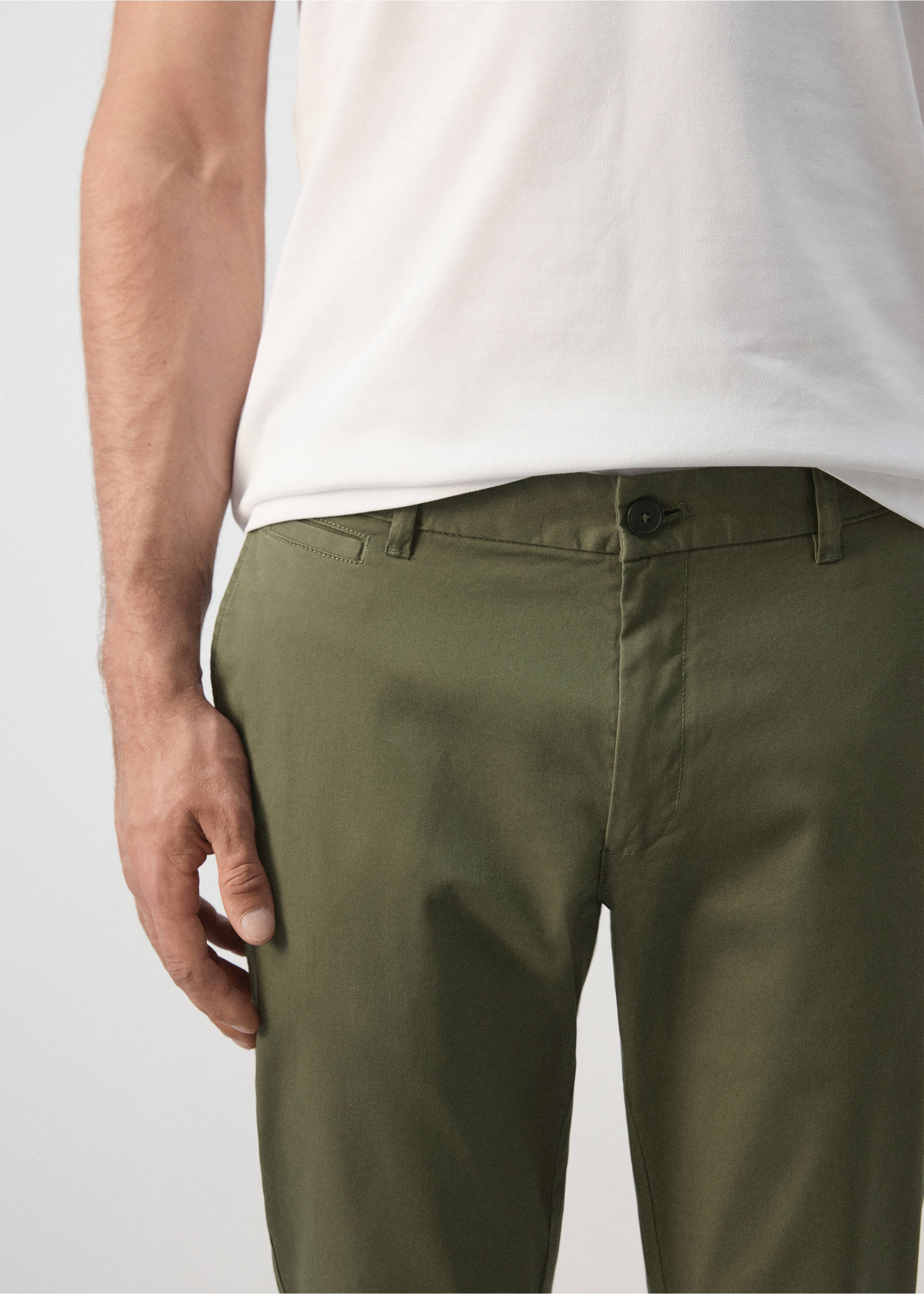 Pantalón Prato chino cropped tappered - Detalle del artículo 1, Khaki. Ref: 37061332-00.