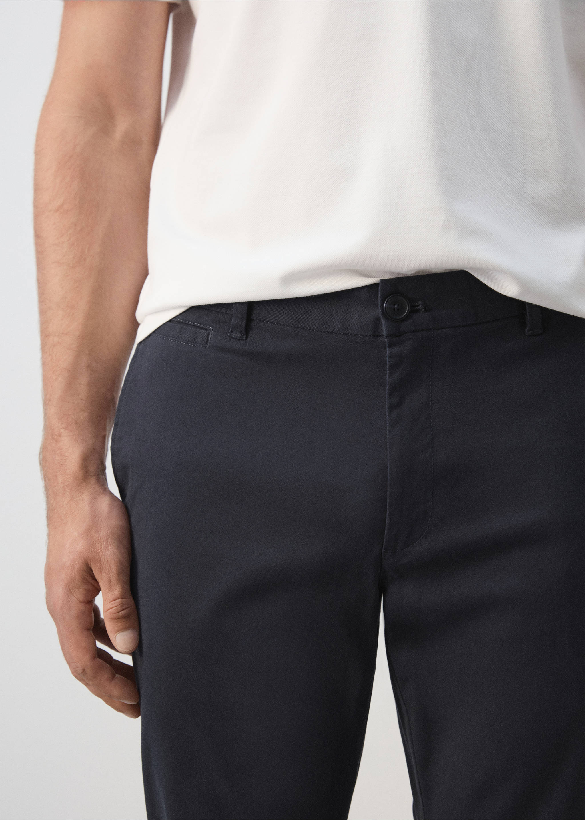 Tapered-Chinohose Prato in Cropped-Länge - Detail des Artikels 1, Dunkles Marineblau. Ref: 37061332-00.