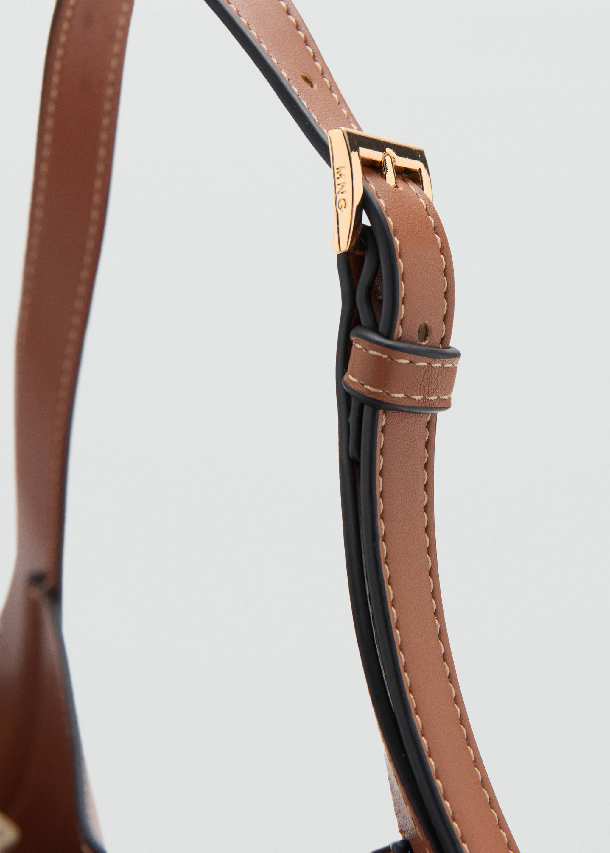 Sac porté épaule de taille moyenne effet cuir - Détail de l'article 1