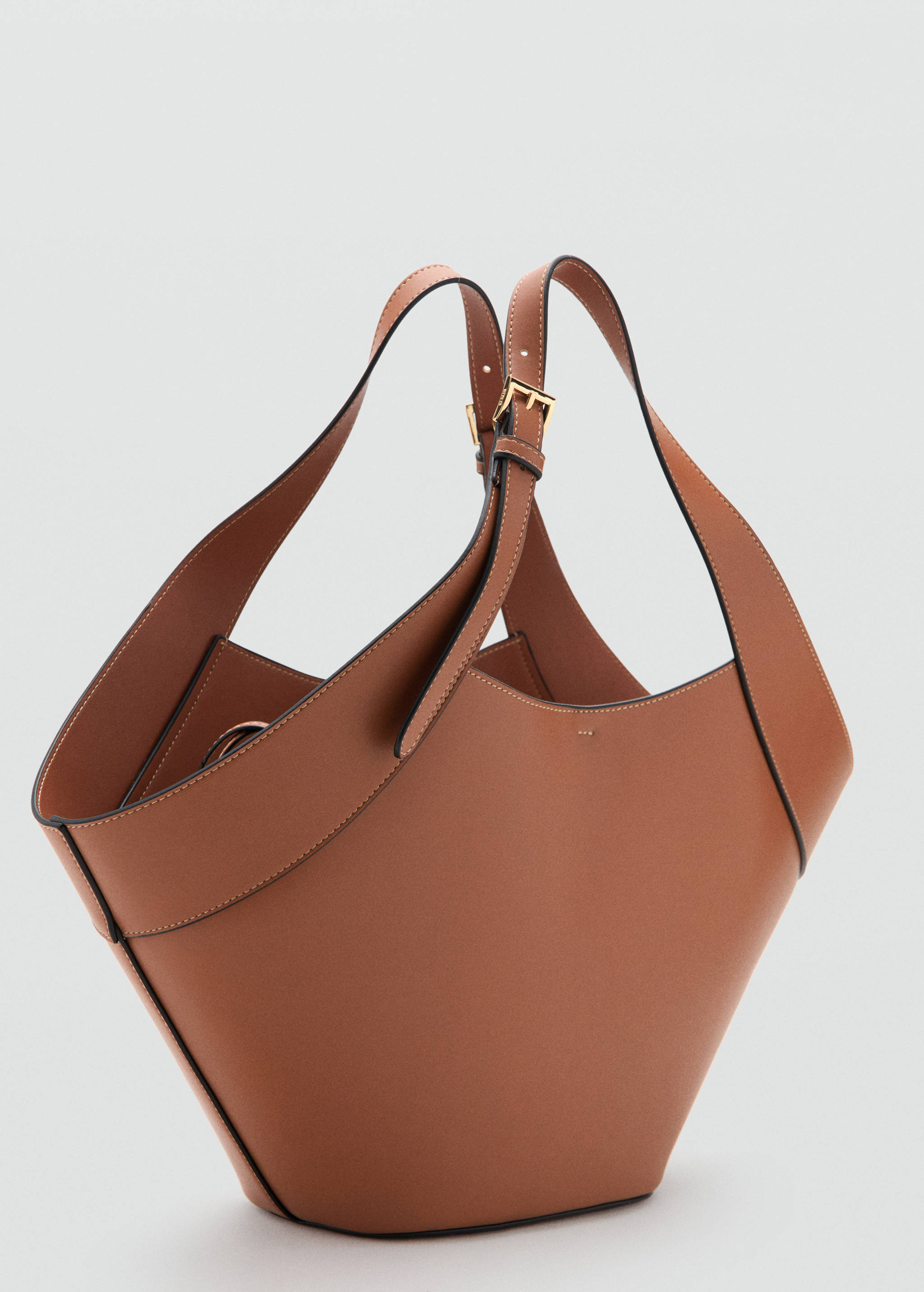 Grand sac porté épaule effet cuir - Plan moyen