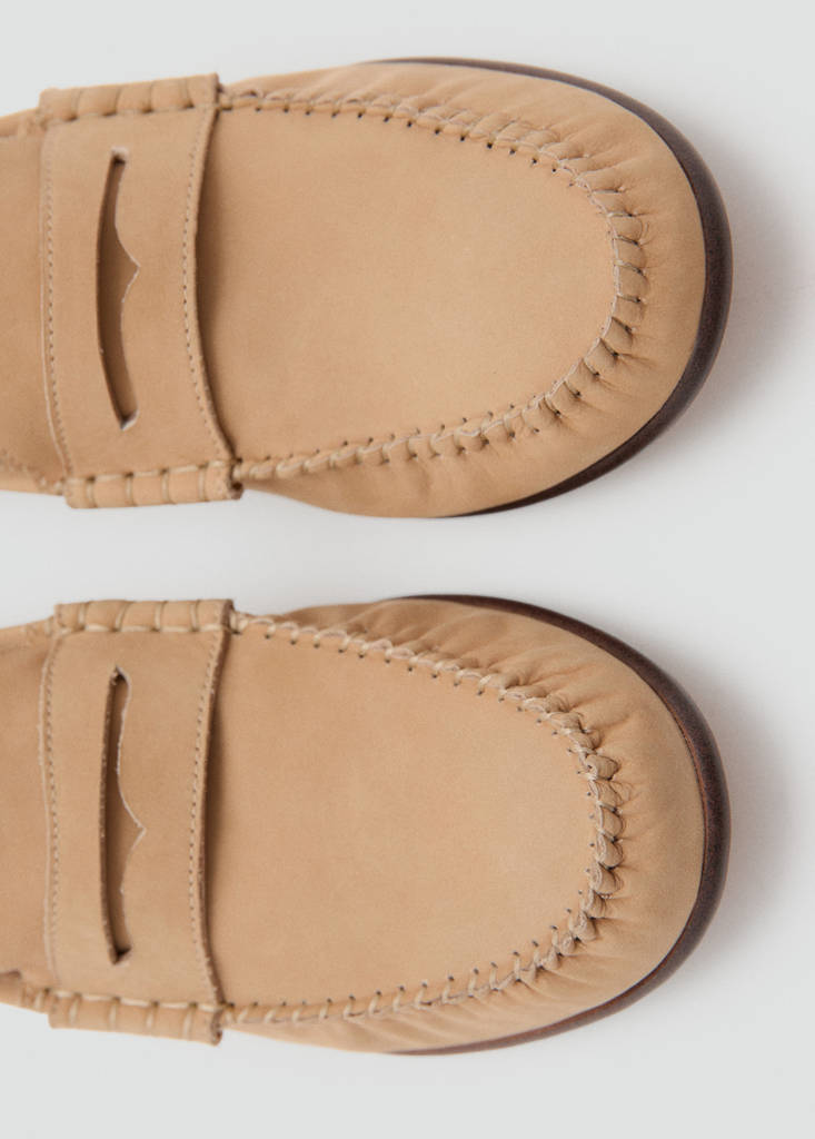 Nubuck leather penny loafer — Beige
