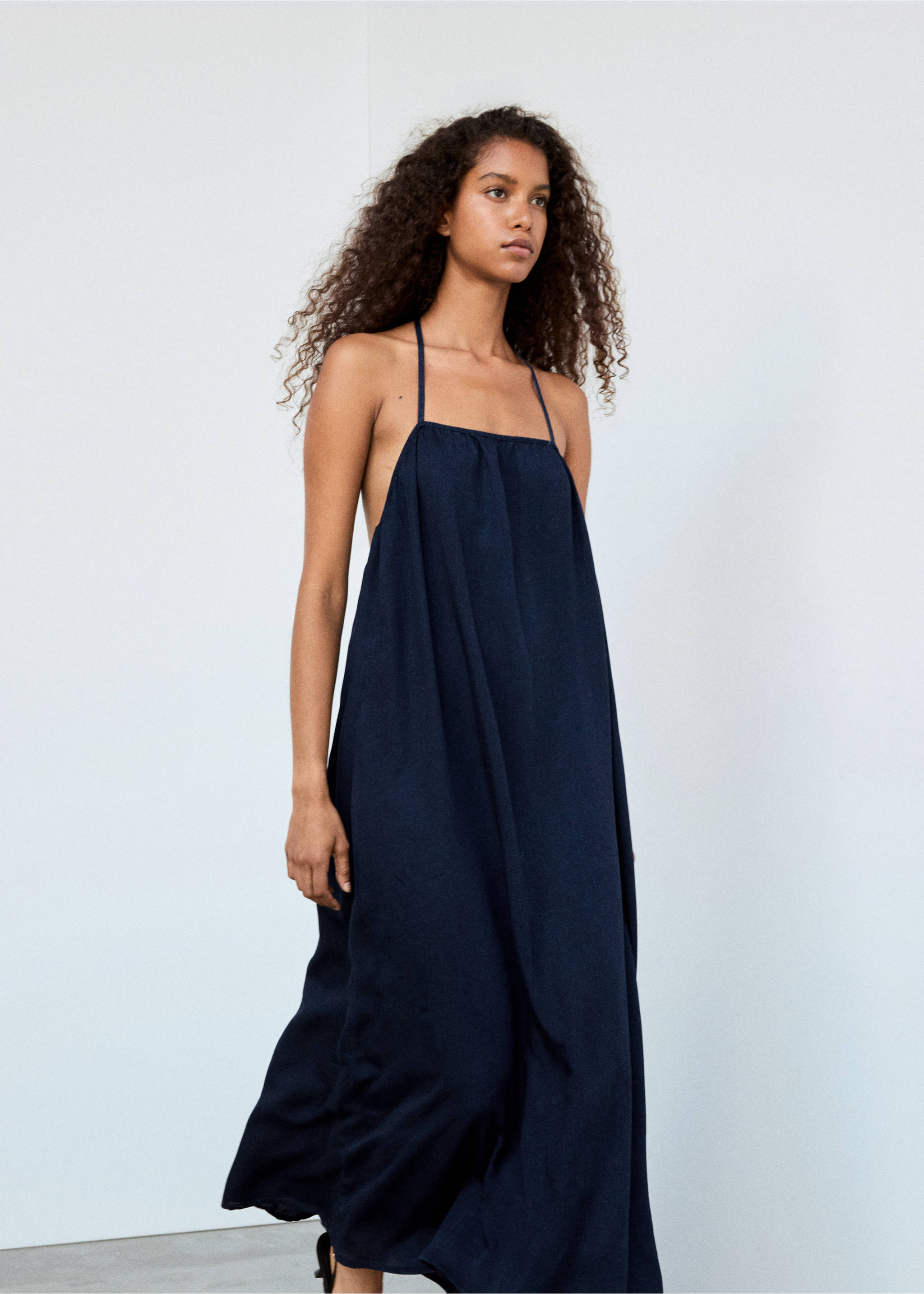 Open-back lyocell dress - Details of the article 4, Dark Blue. Ref: 37061347-01.