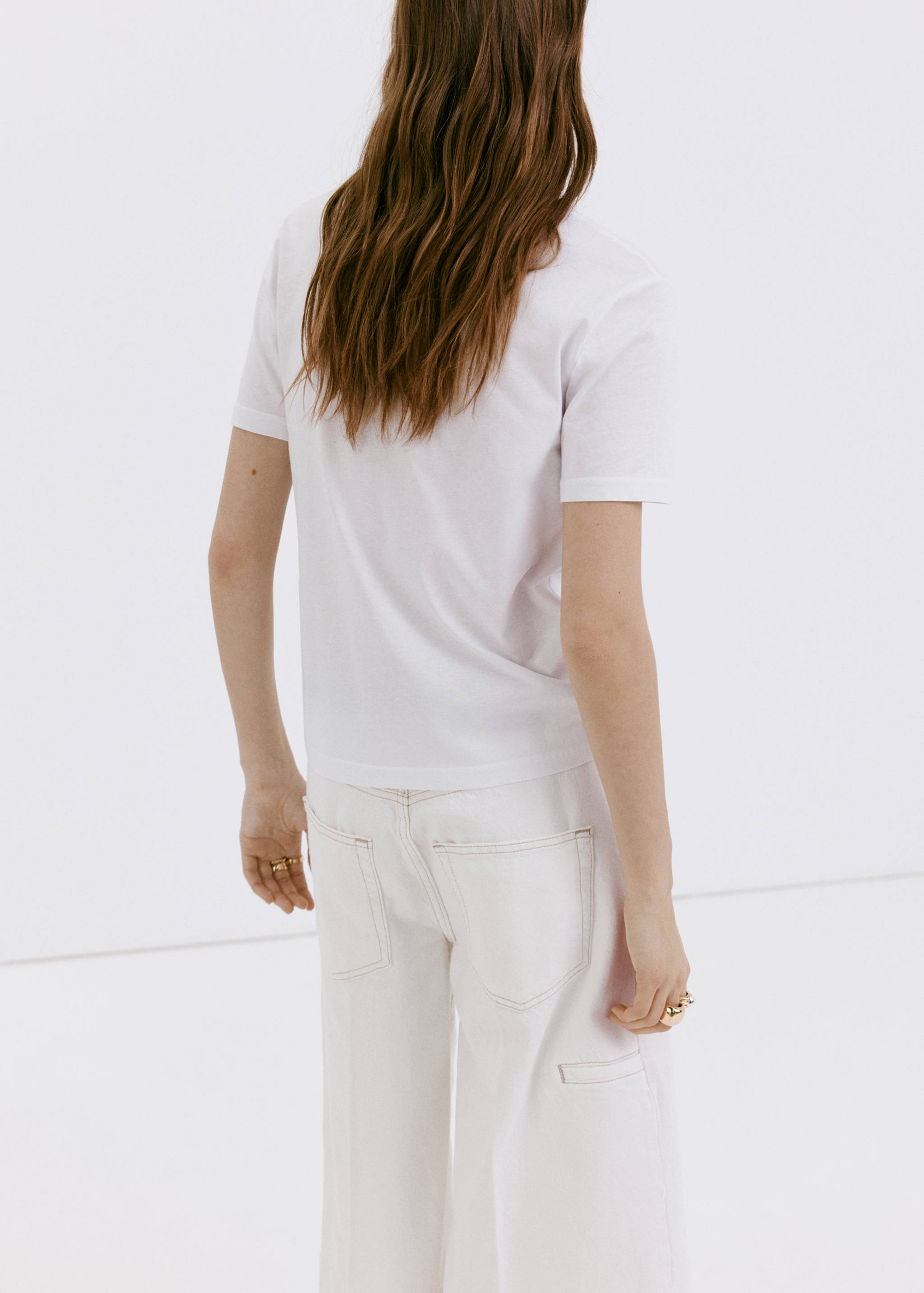 V-neck cotton T-shirt - Reverse of the article