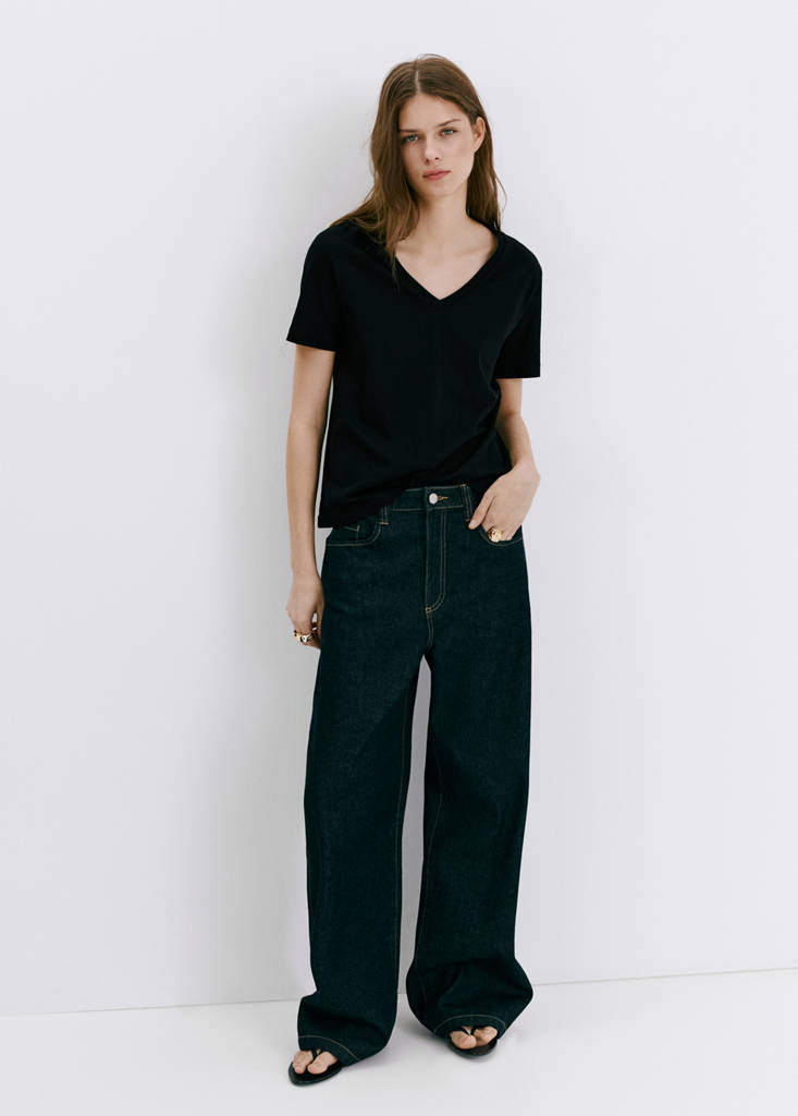 V-neck cotton T-shirt — Black