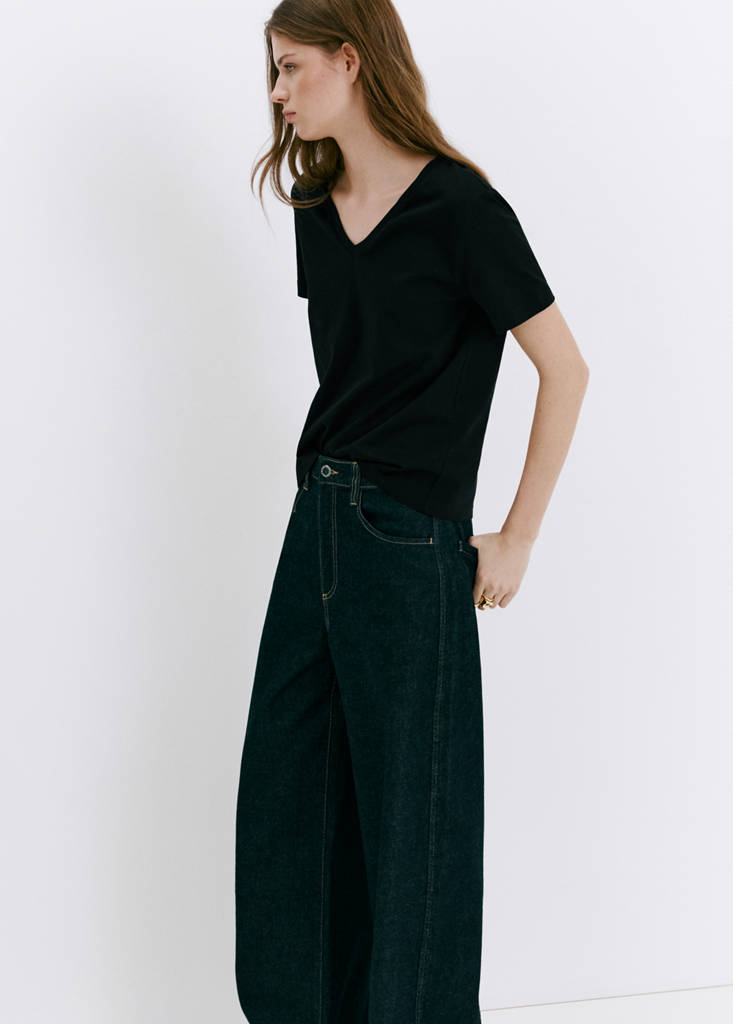 V-neck cotton T-shirt — Black