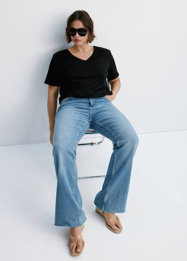V-neck cotton T-shirt — Black
