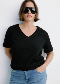 V-neck cotton T-shirt — Black 7