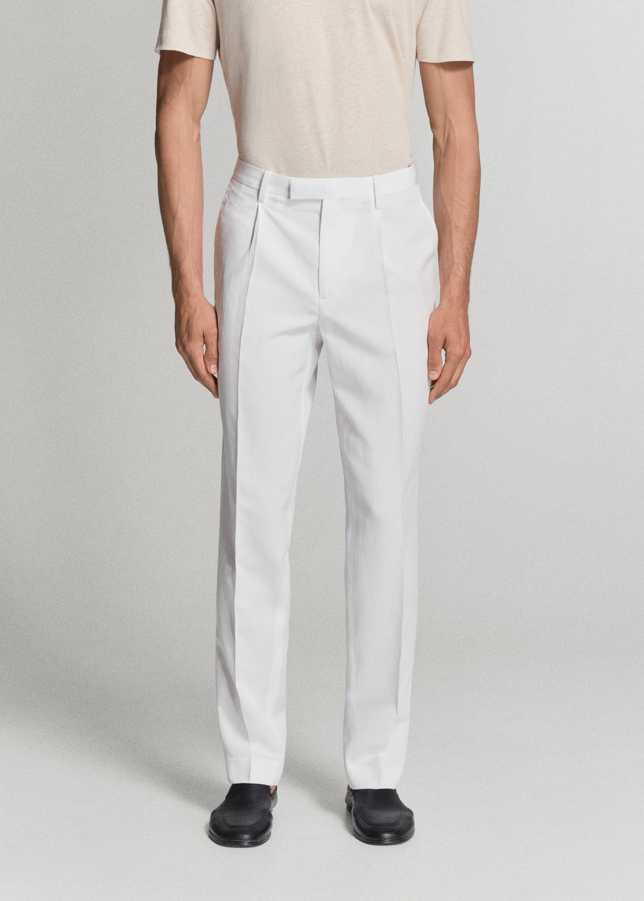 Pantalón traje mezcla lyocell lino slim fit - Plano medio