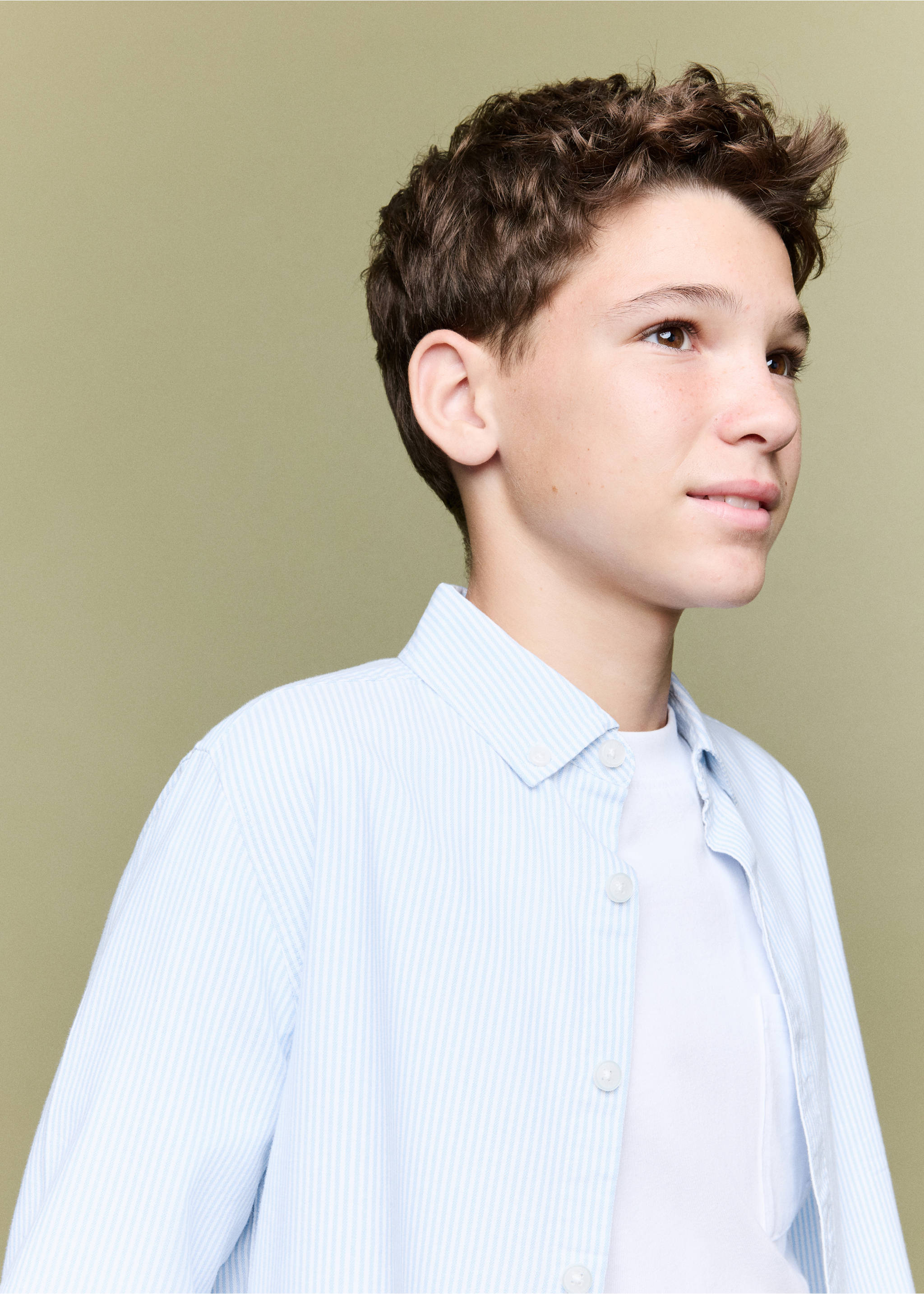 Light blue and white striped shirt with a classic collar and buttons., Sky Blue. Ref: 37061363-00.