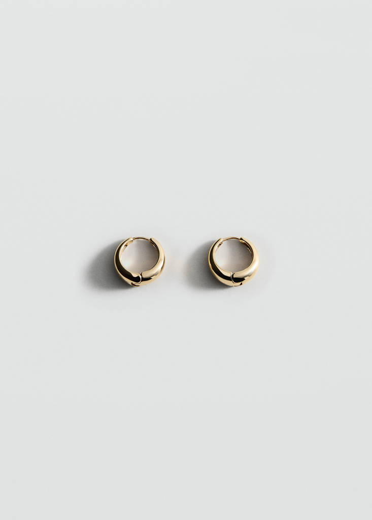 Hoop earrings — Gold