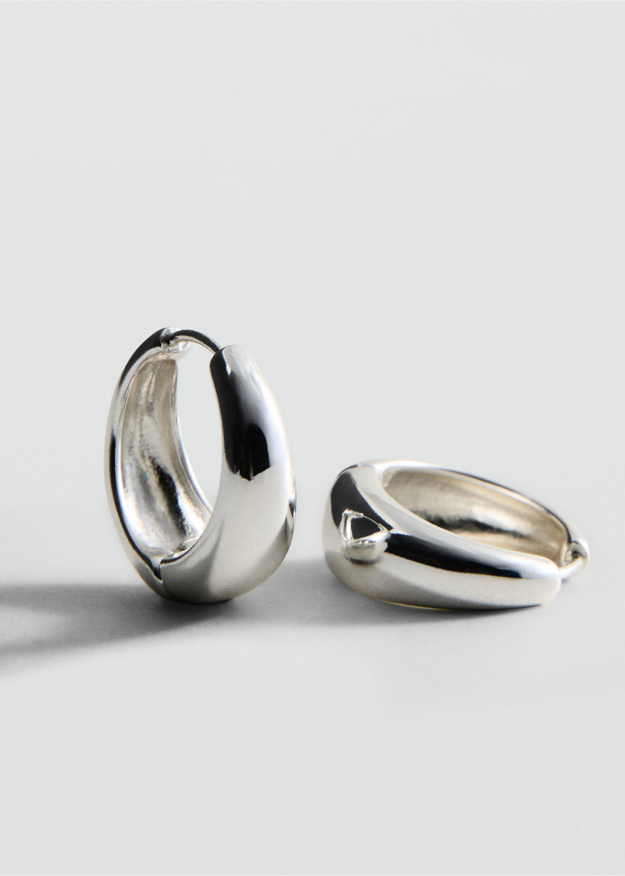 Hoop earrings - Medium plane, Silver. Ref: 37061366-00.