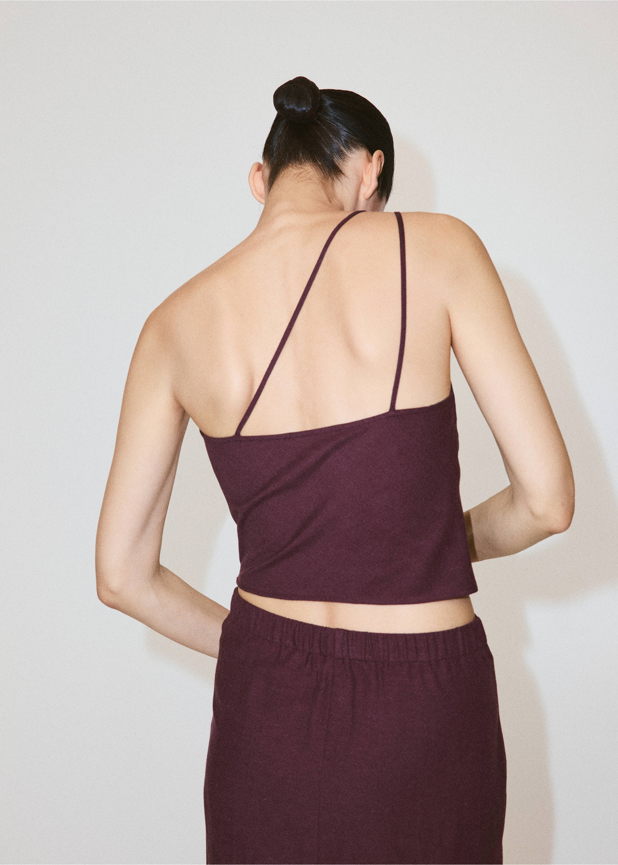 Asymmetric floral embroidered top - Reverse of the article, Maroon. Ref: 37061370-00.