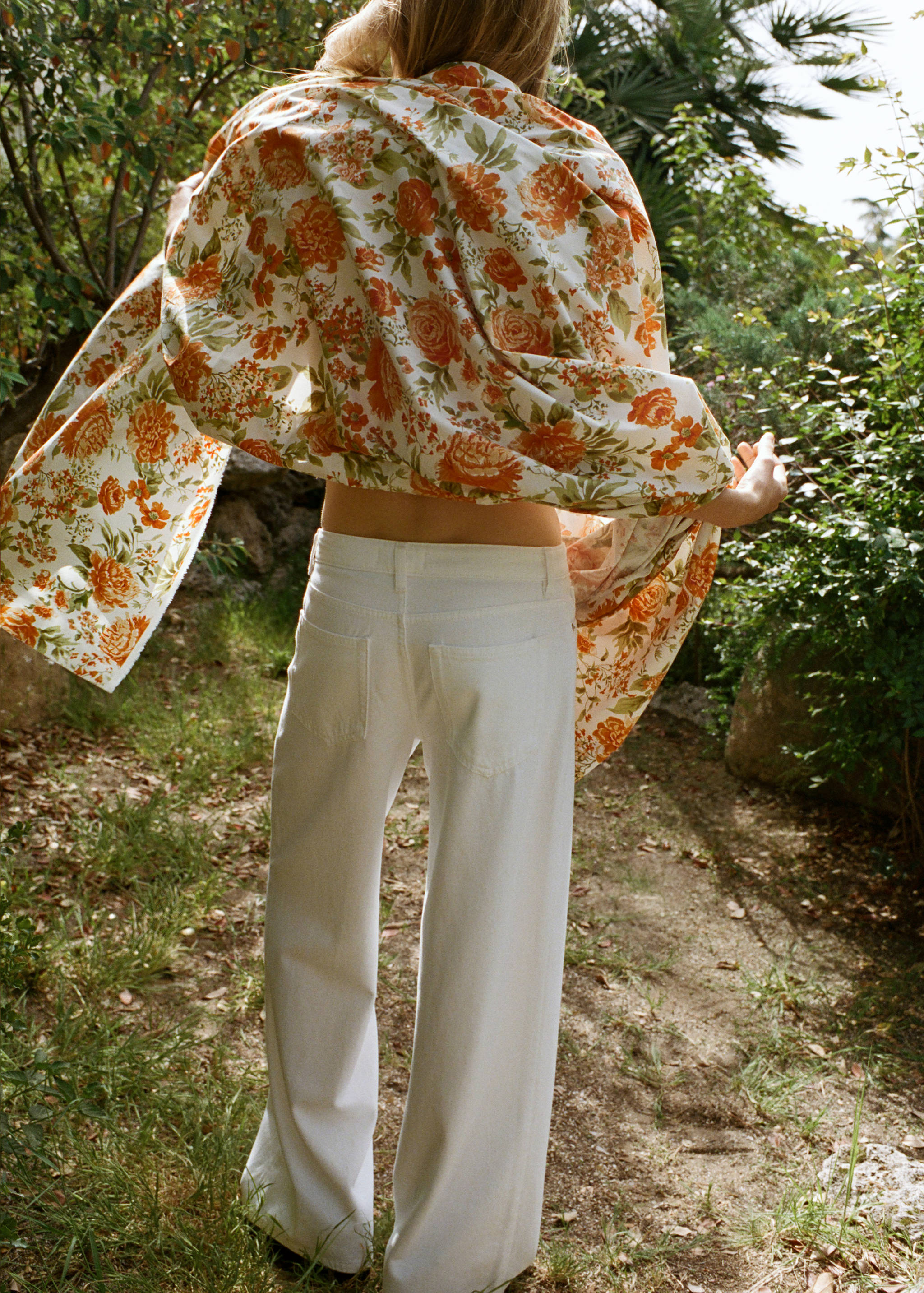 Low-rise wideleg jeans - Reverse of the article