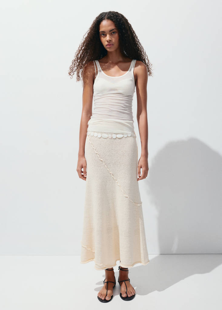 Ribbed skirt with wavy stitching details — Sand