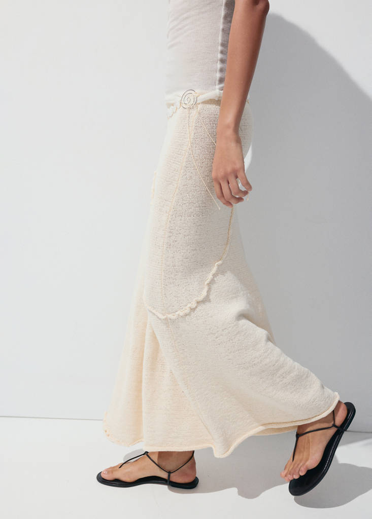 Ribbed skirt with wavy stitching details — Sand