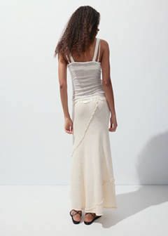 Ribbed skirt with wavy stitching details — Sand 3