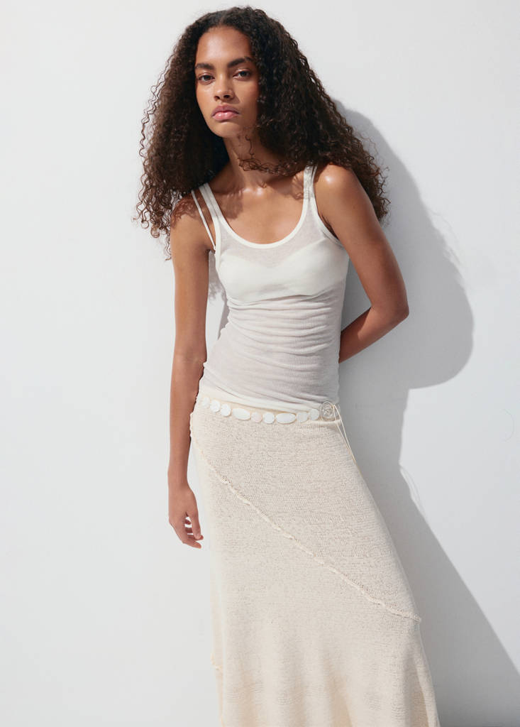 Ribbed skirt with wavy stitching details — Sand