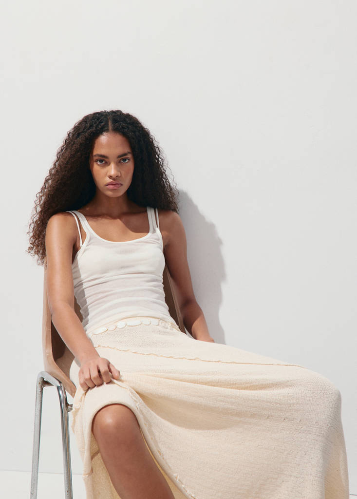 Ribbed skirt with wavy stitching details — Sand