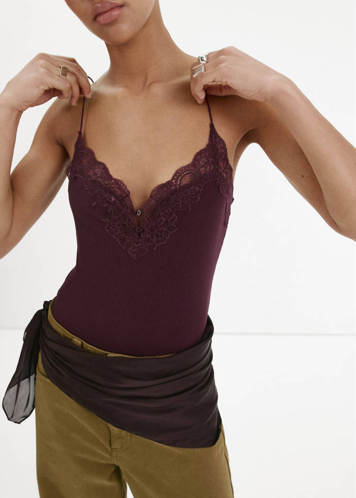 V-neck lace body — Plum