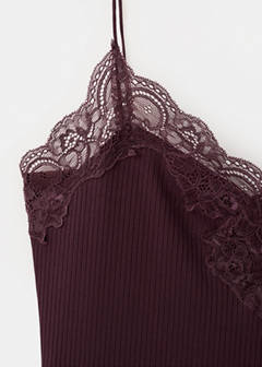 V-neck lace body — Plum 6