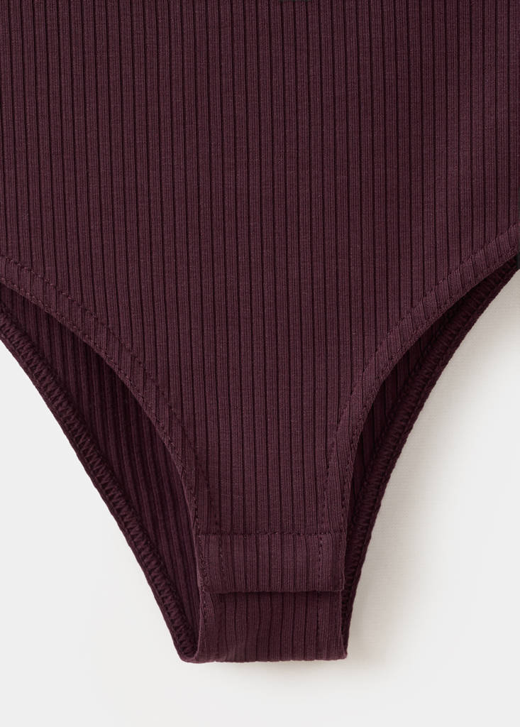 V-neck lace body — Plum