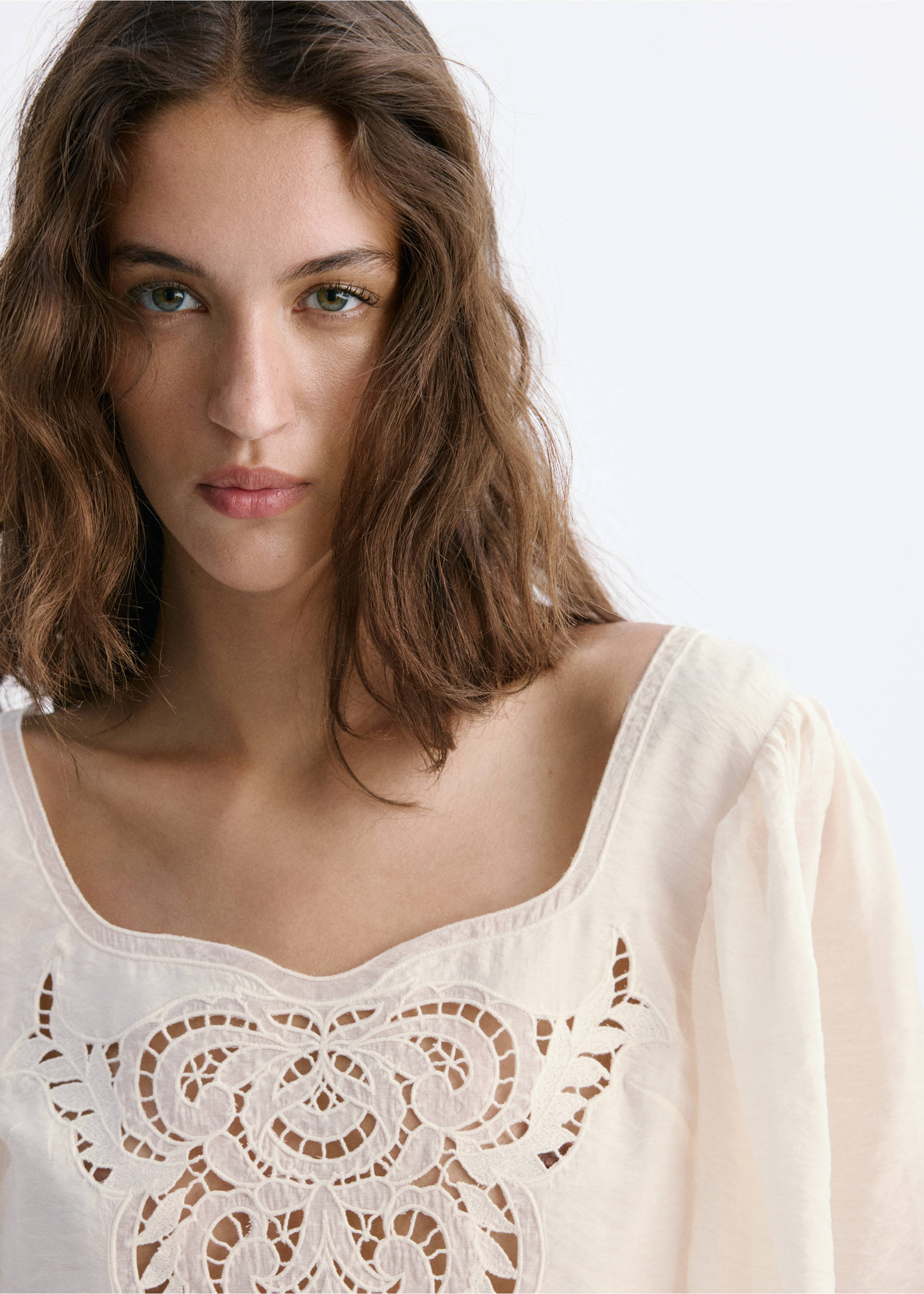 Broderie anglaise crop top - Details of the article 1, Off White. Ref: 37061388-00.