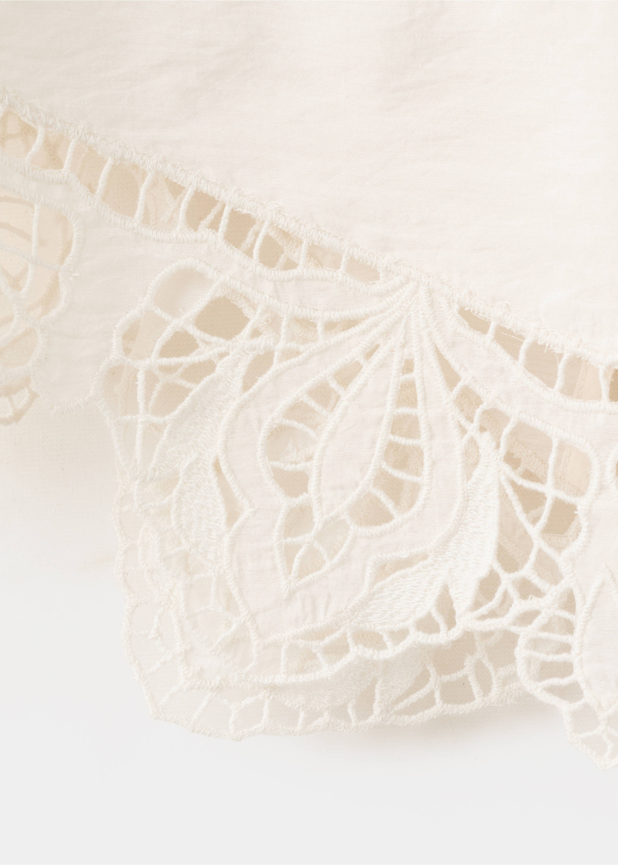 Broderie anglaise crop top - Details of the article 0, Off White. Ref: 37061388-00.