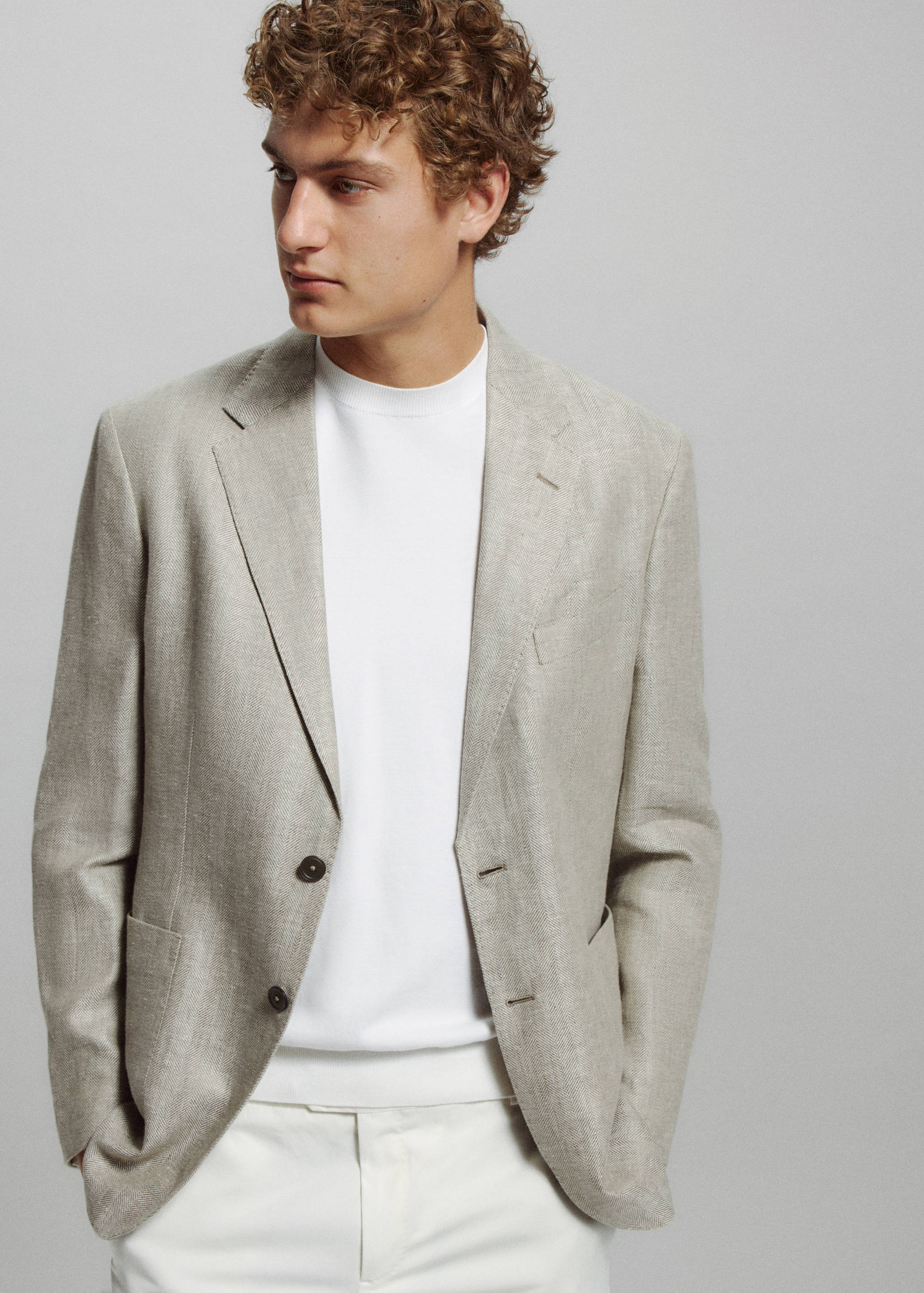 Blazer slim fit de 100% linho - Plano médio