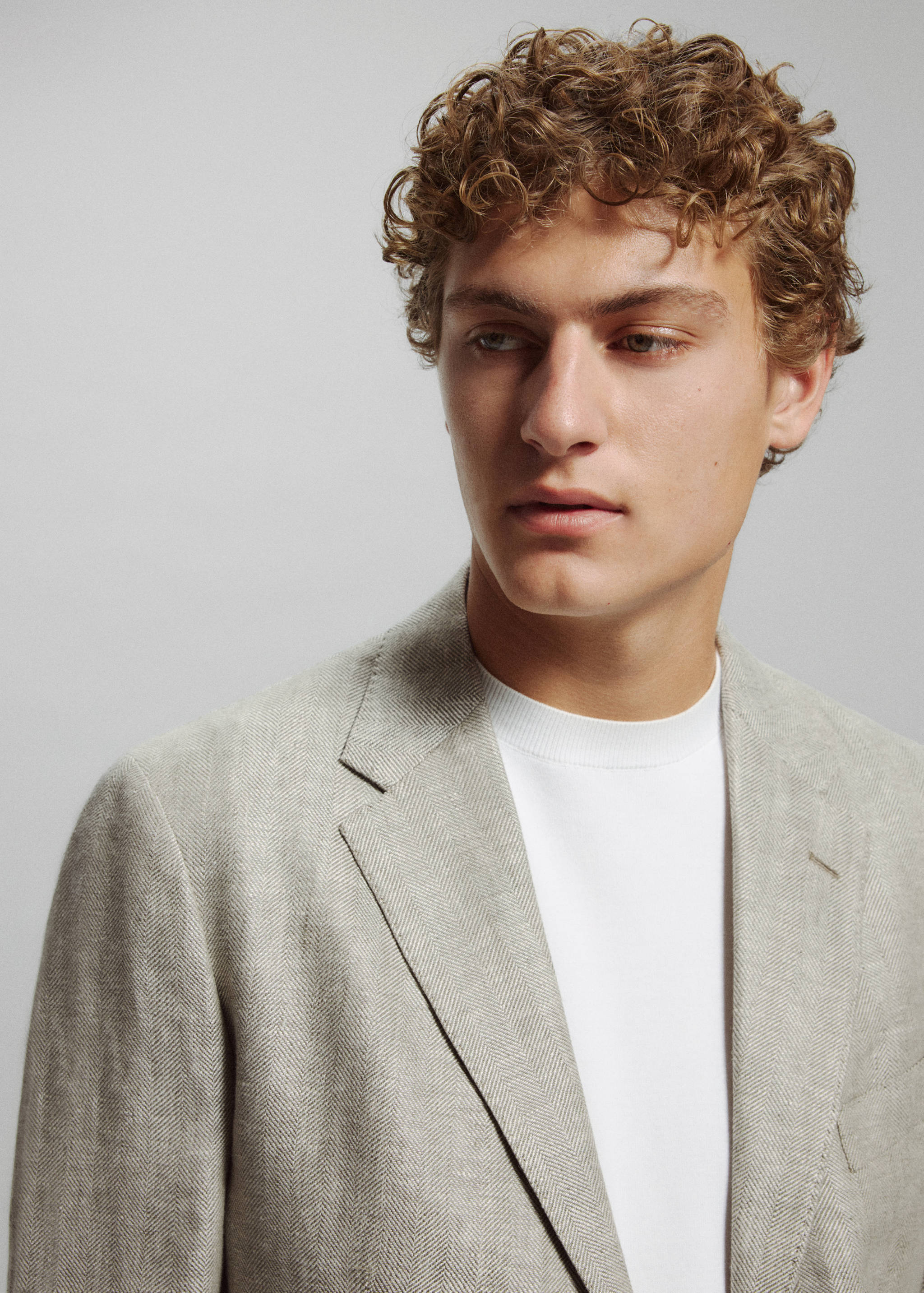 Blazer slim fit de 100% linho - Verso do artigo